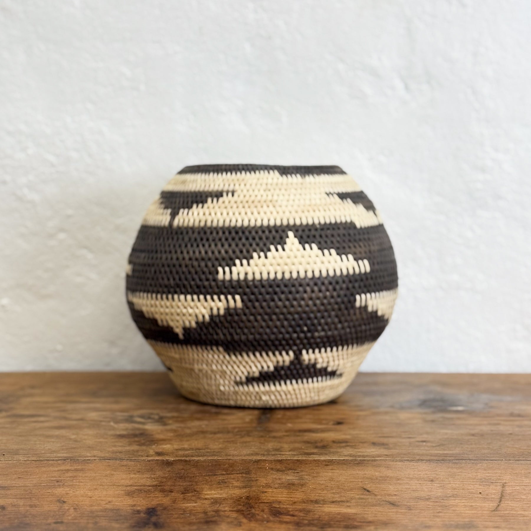Round Patterned Lombok Basket