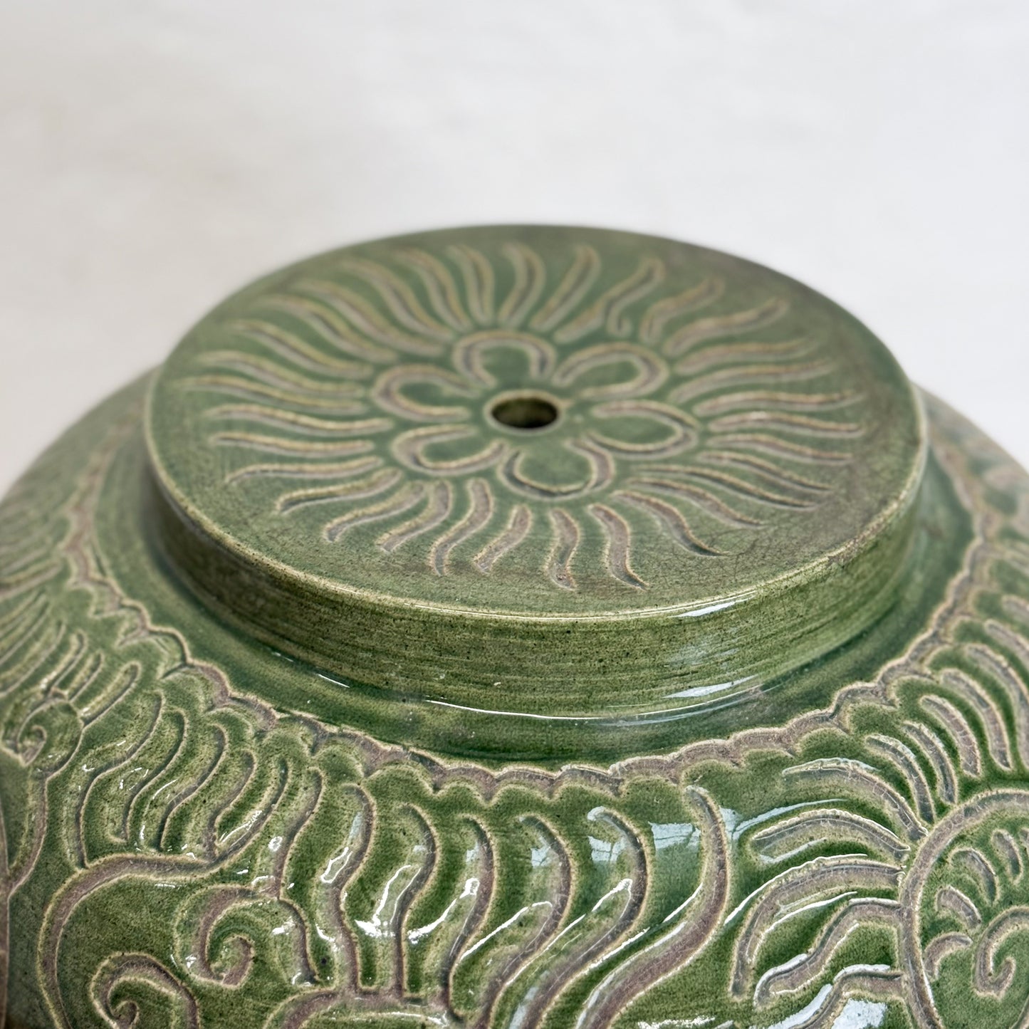 Embossed Floral Ceramic Lampbase