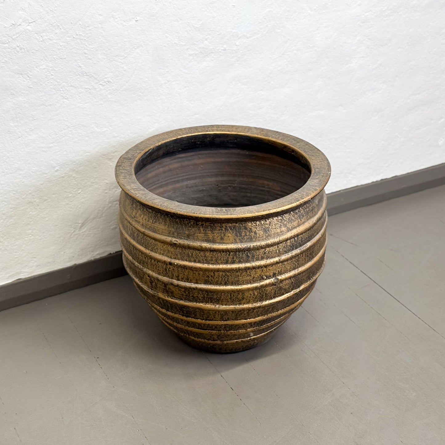 Ribbed Painted Pot