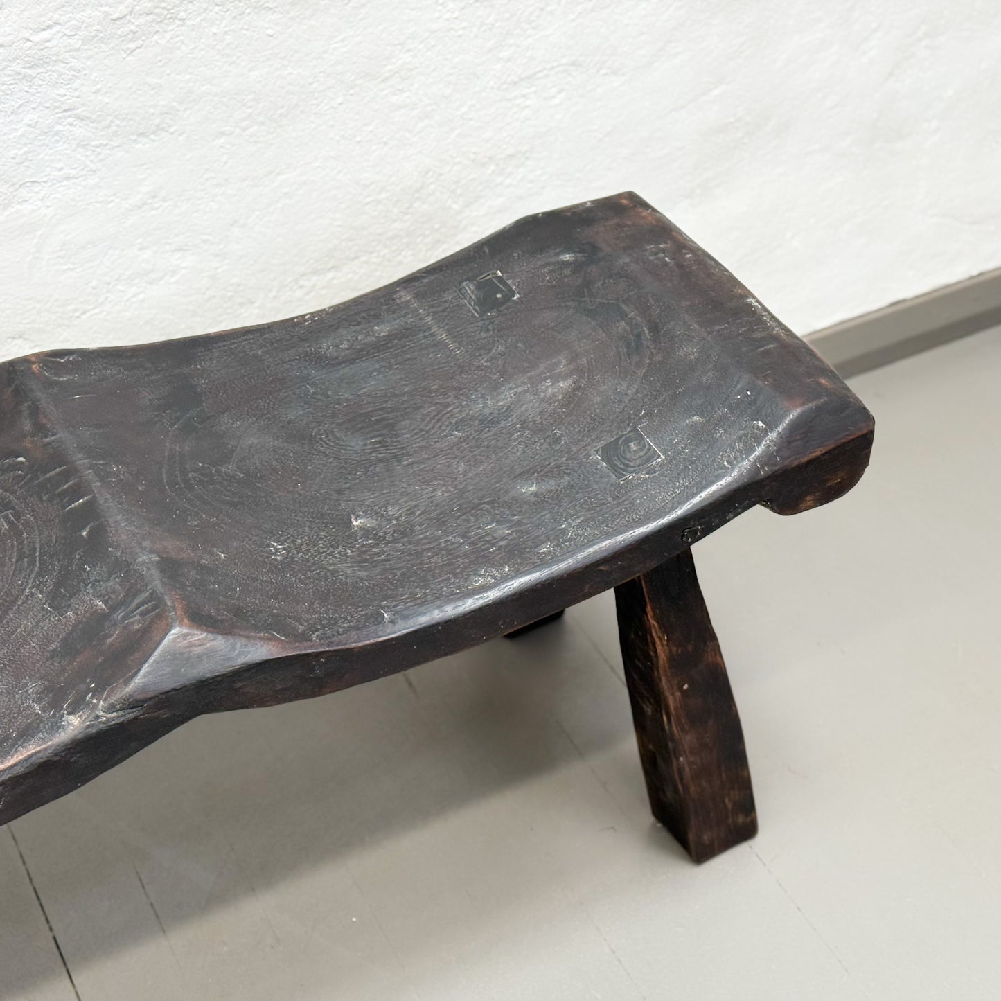 Dark 4 Seat Carved Wave Bench