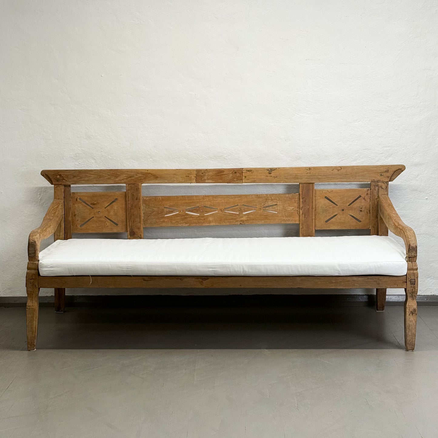Large Vintage Carved Day Bed
