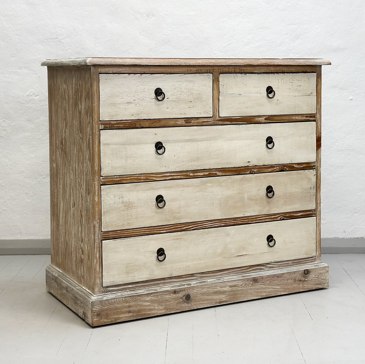 Distressed 5 Drawer Chest