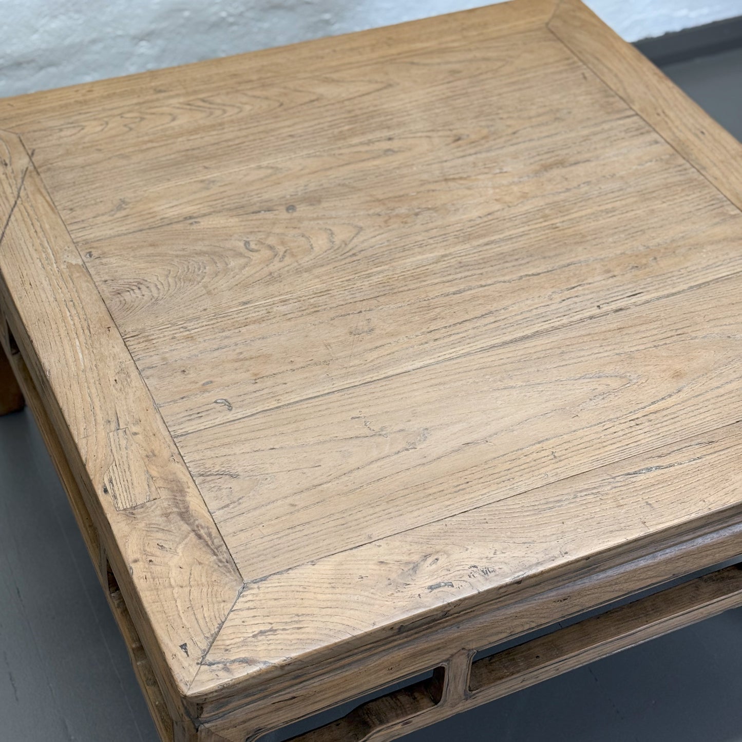 C17859-China-Chinese-Vintage-Raw-Natural-Elm-Square-Coffee-Table.5