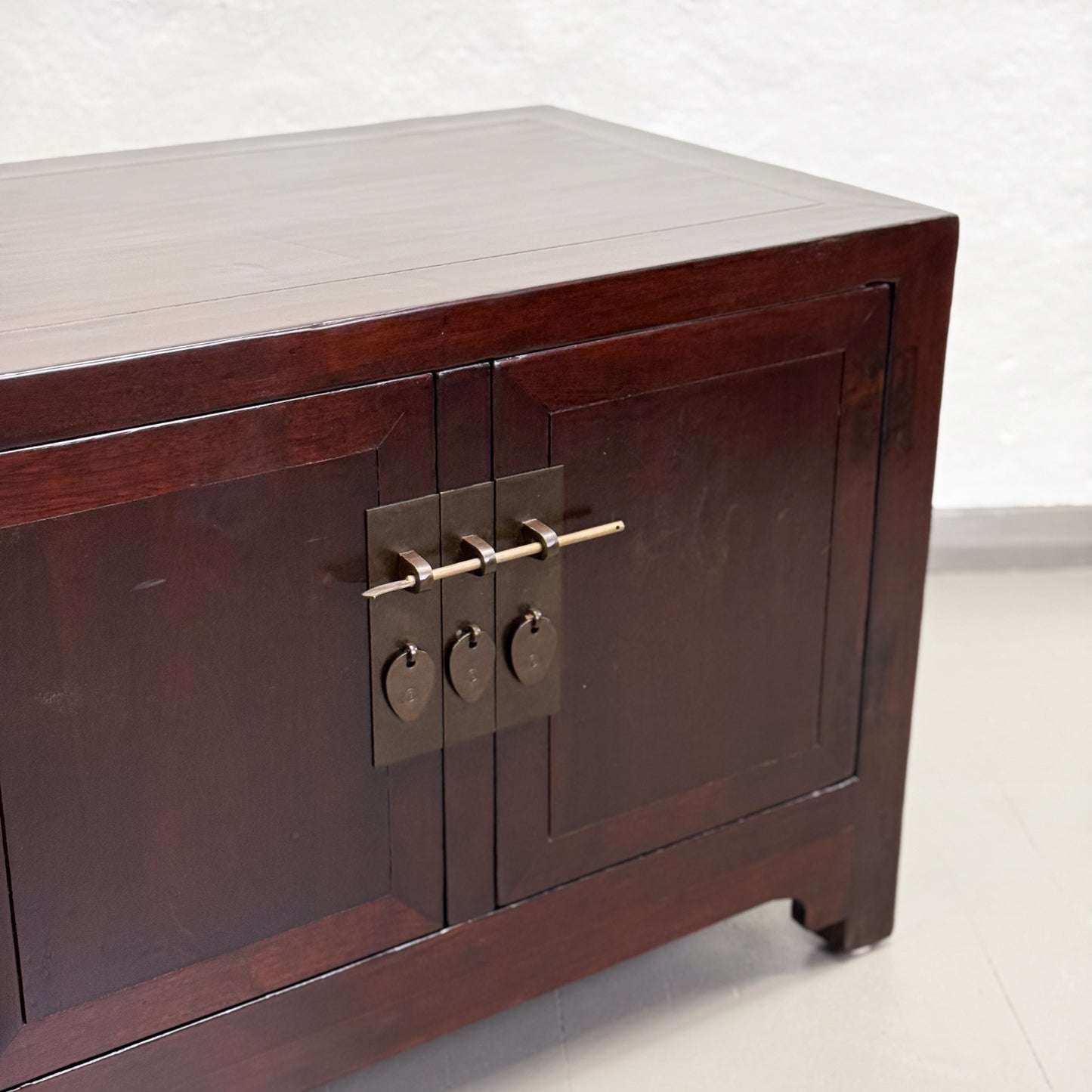 Low 4 Door Cabinet