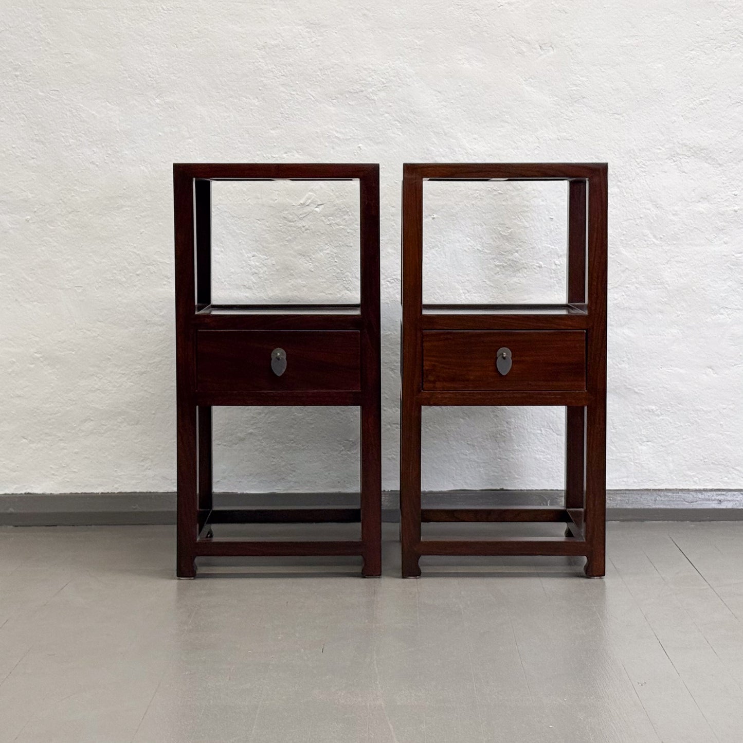 Vase Table with Drawer