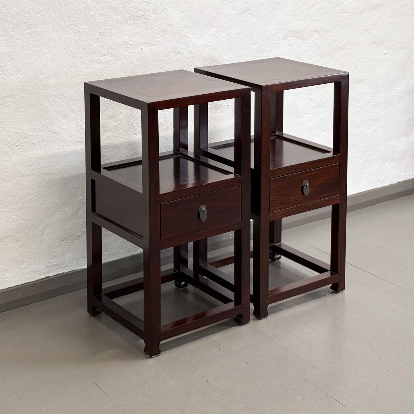 Vase Table with Drawer