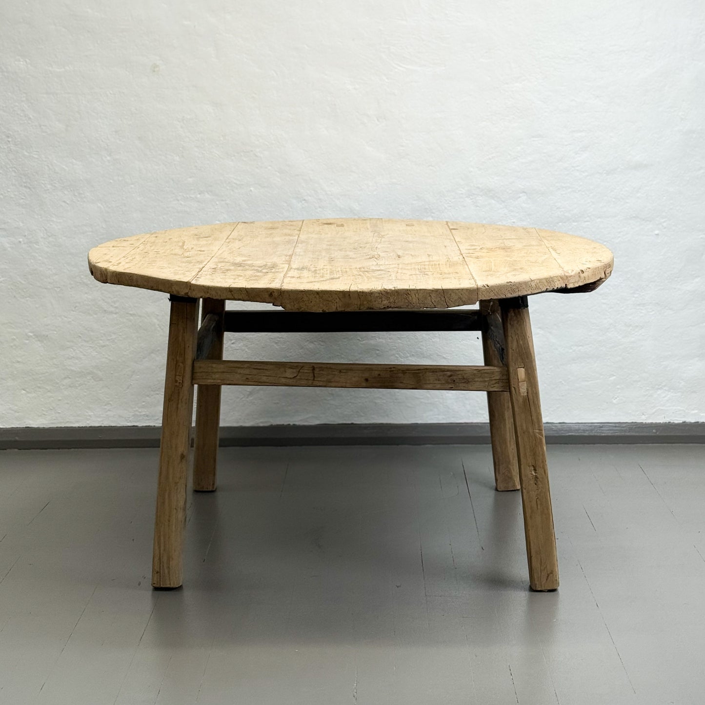 Round Raw Elm Table