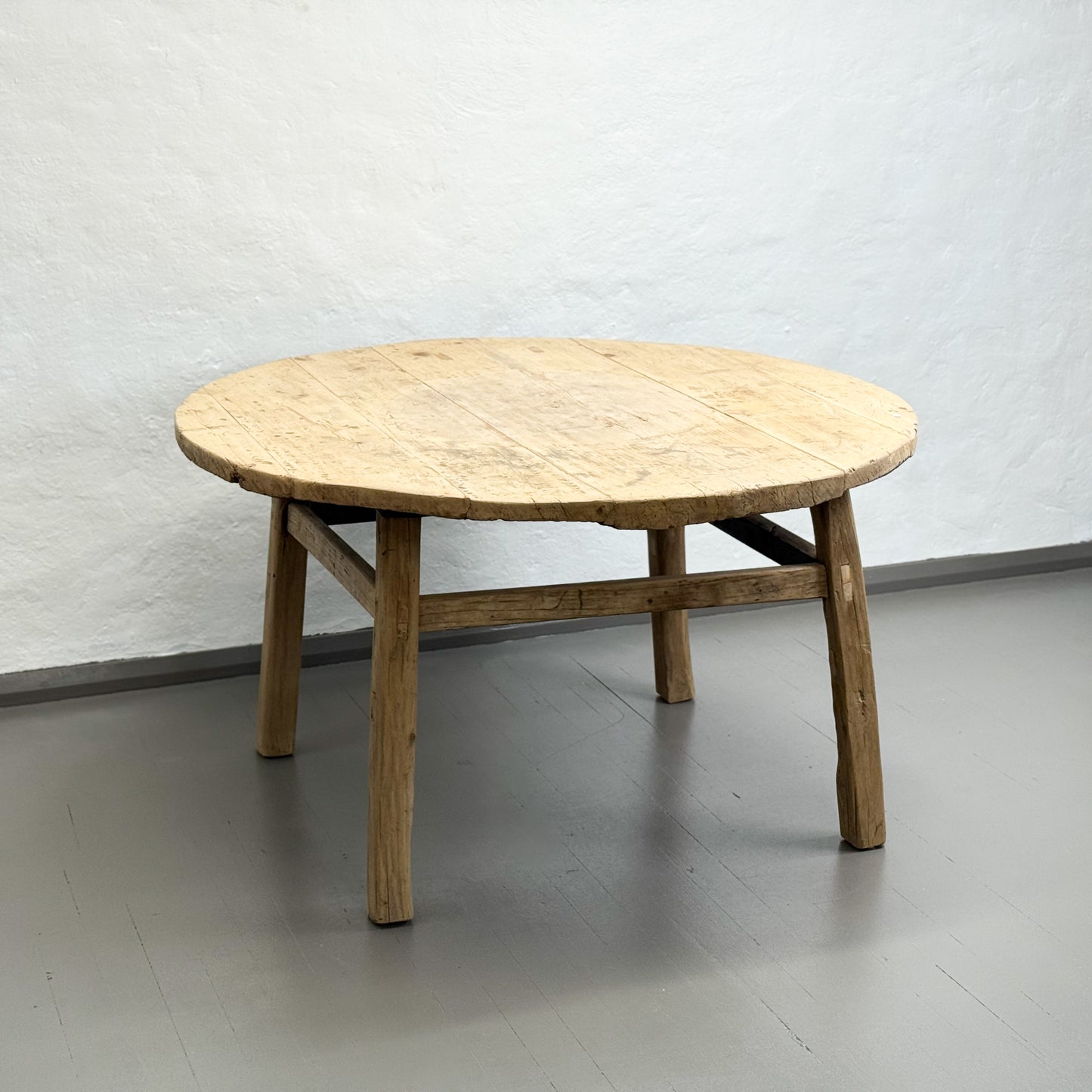 Round Raw Elm Table