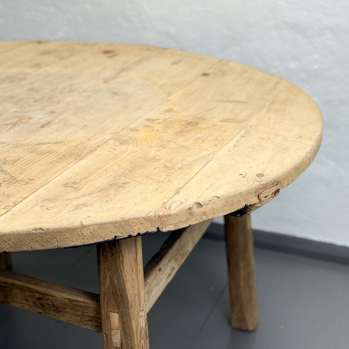 Round Raw Elm Table