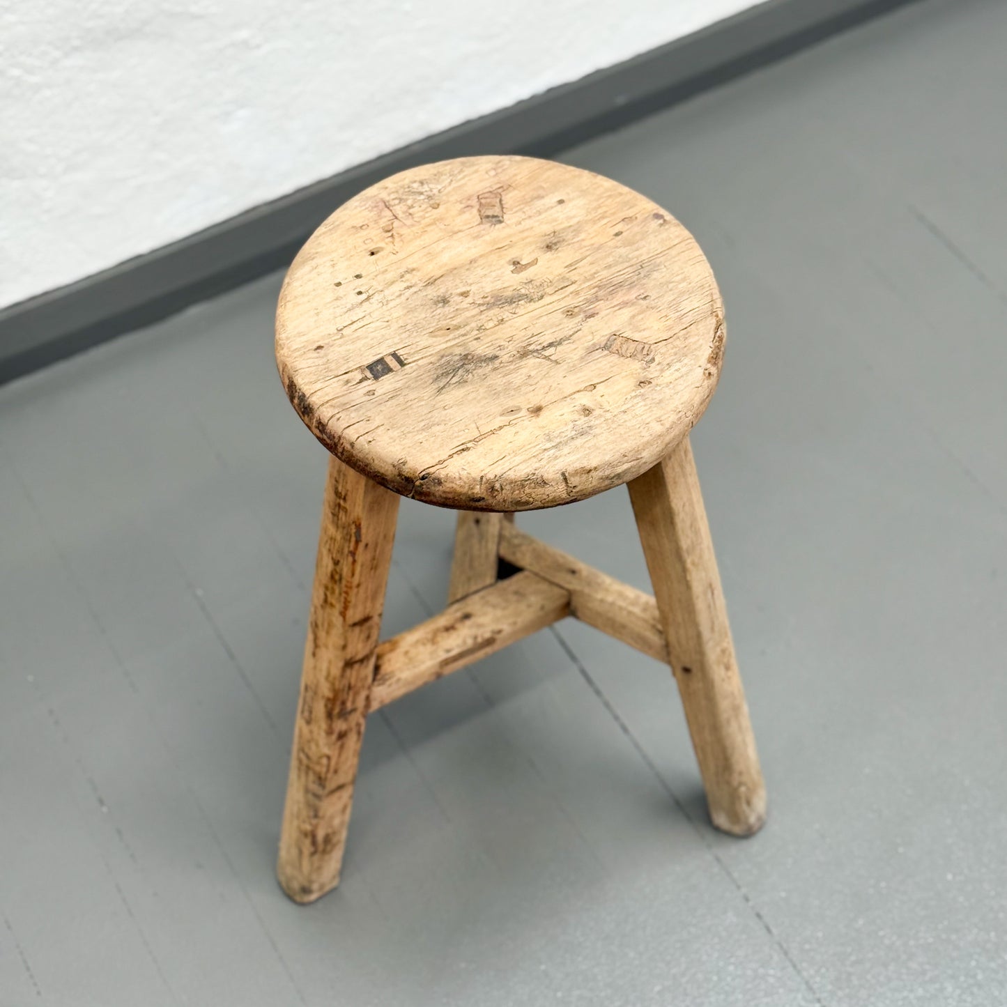 Round Workers Stool II