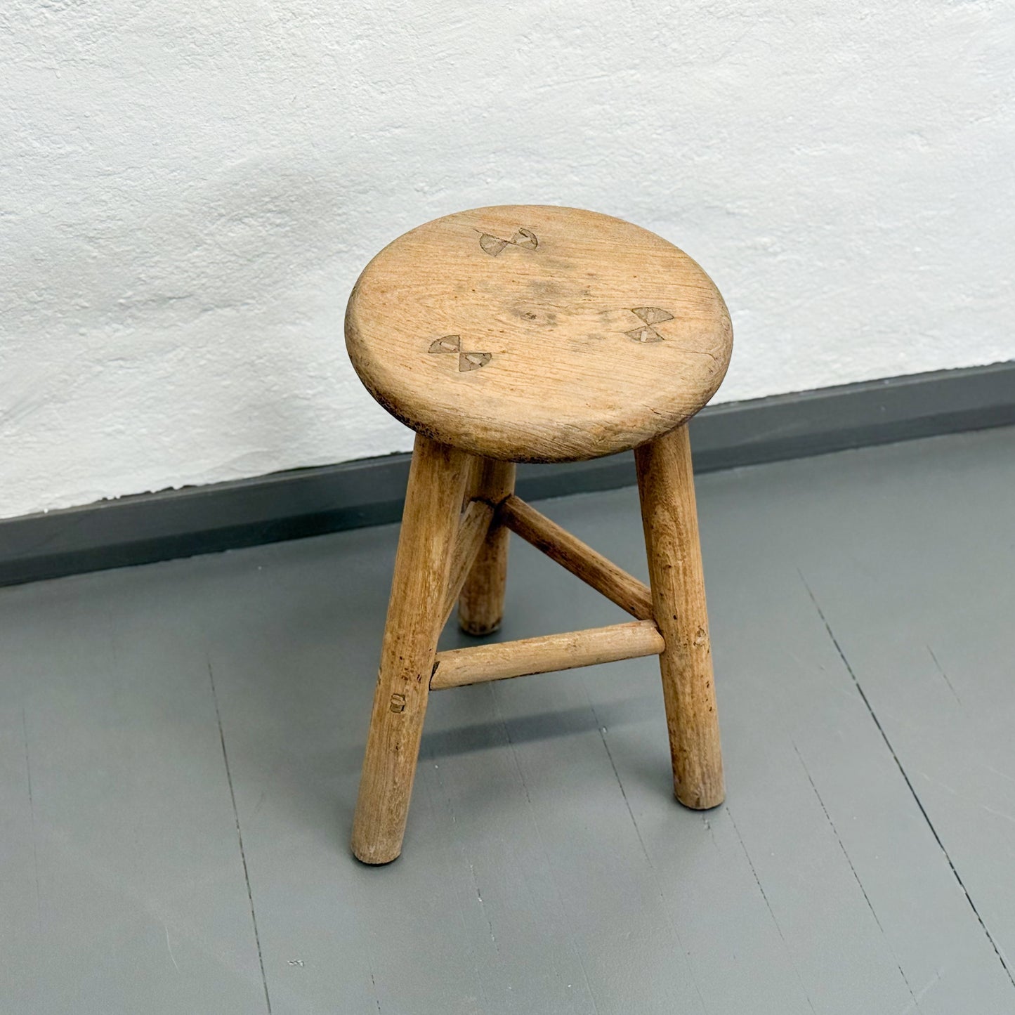 Round Workers Stool III