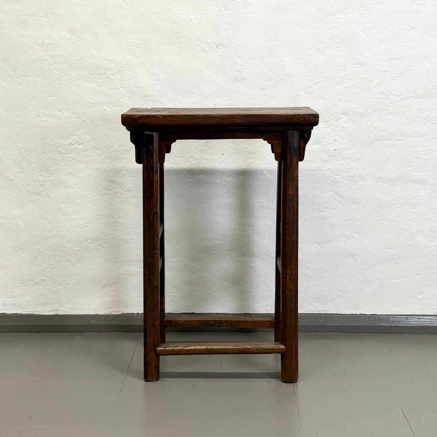 Vintage Elm Vase Table