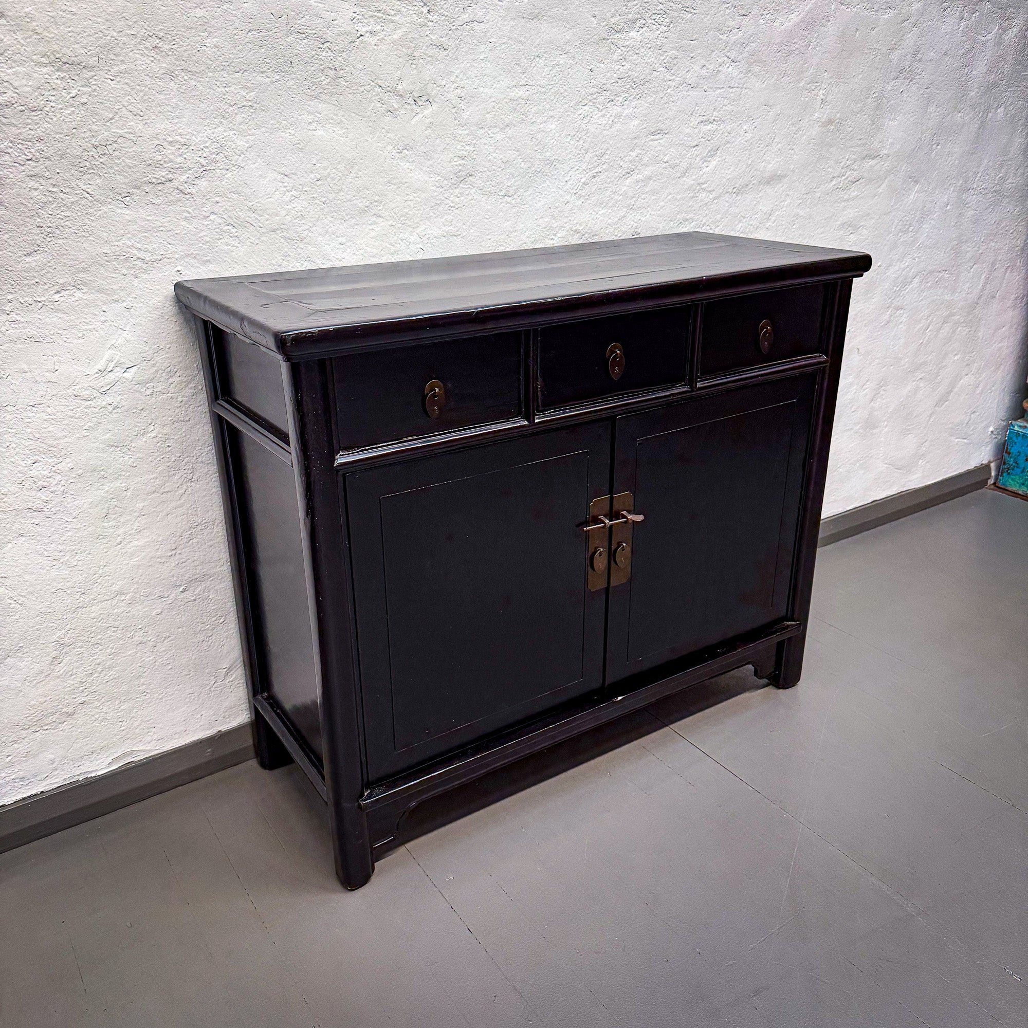 Tianjin 3 Drawer Cabinet