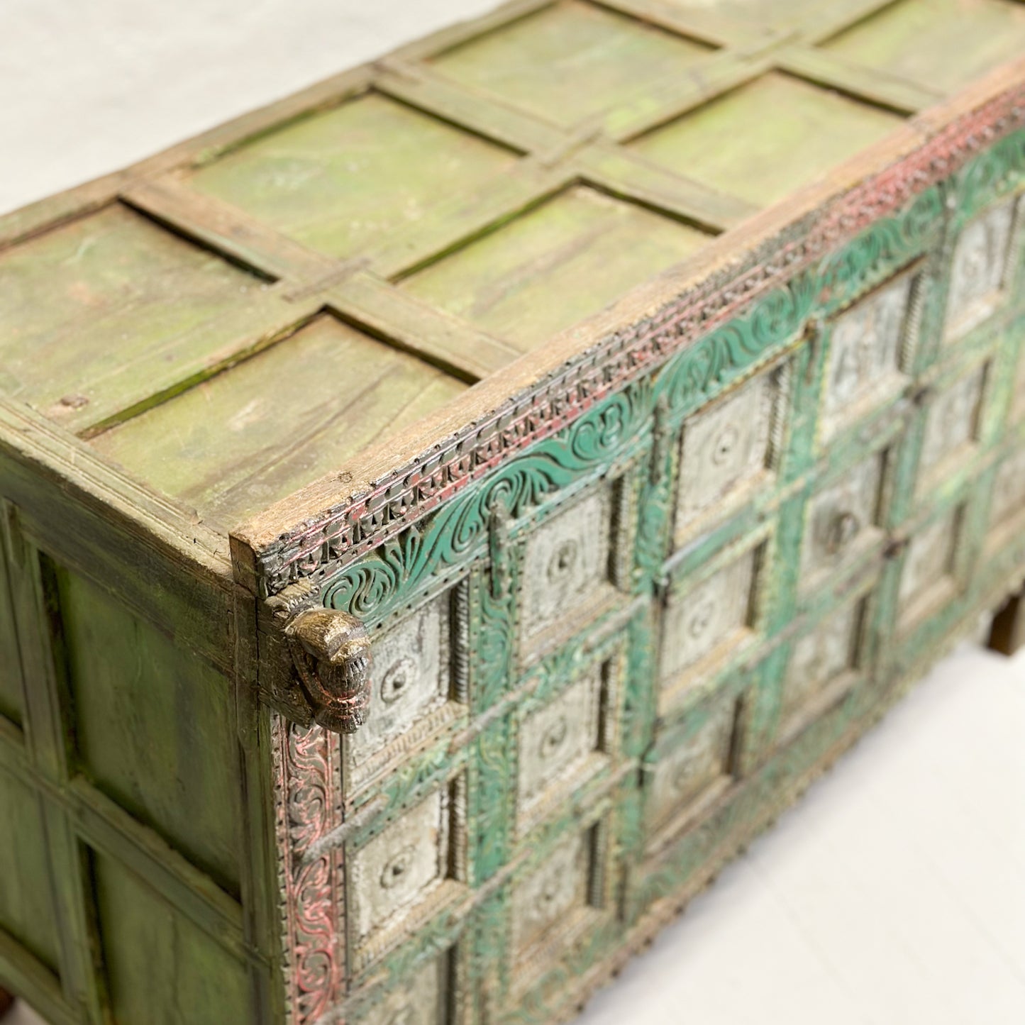 Green Majuce Chest