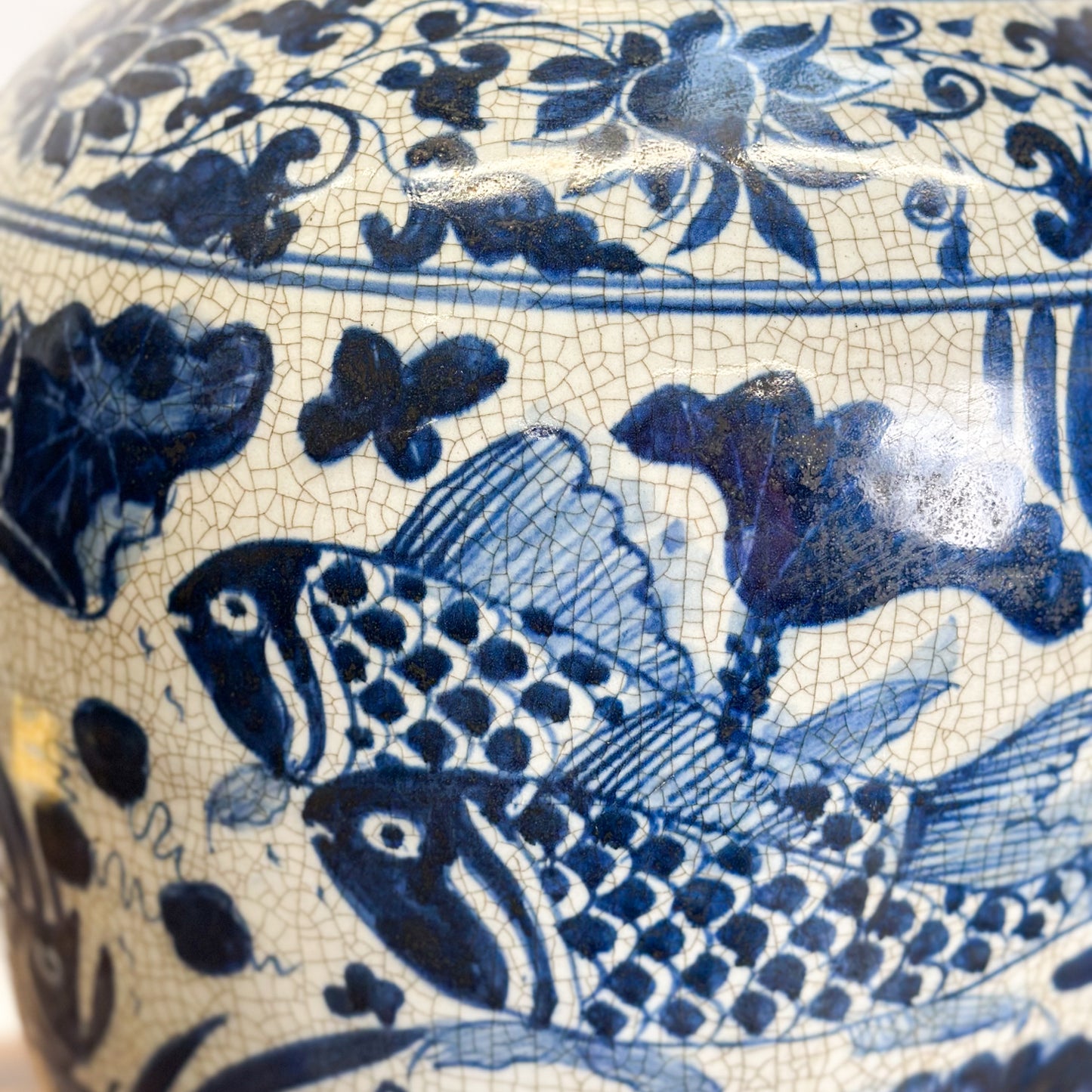 Large Fish Porcelain Melon Jar