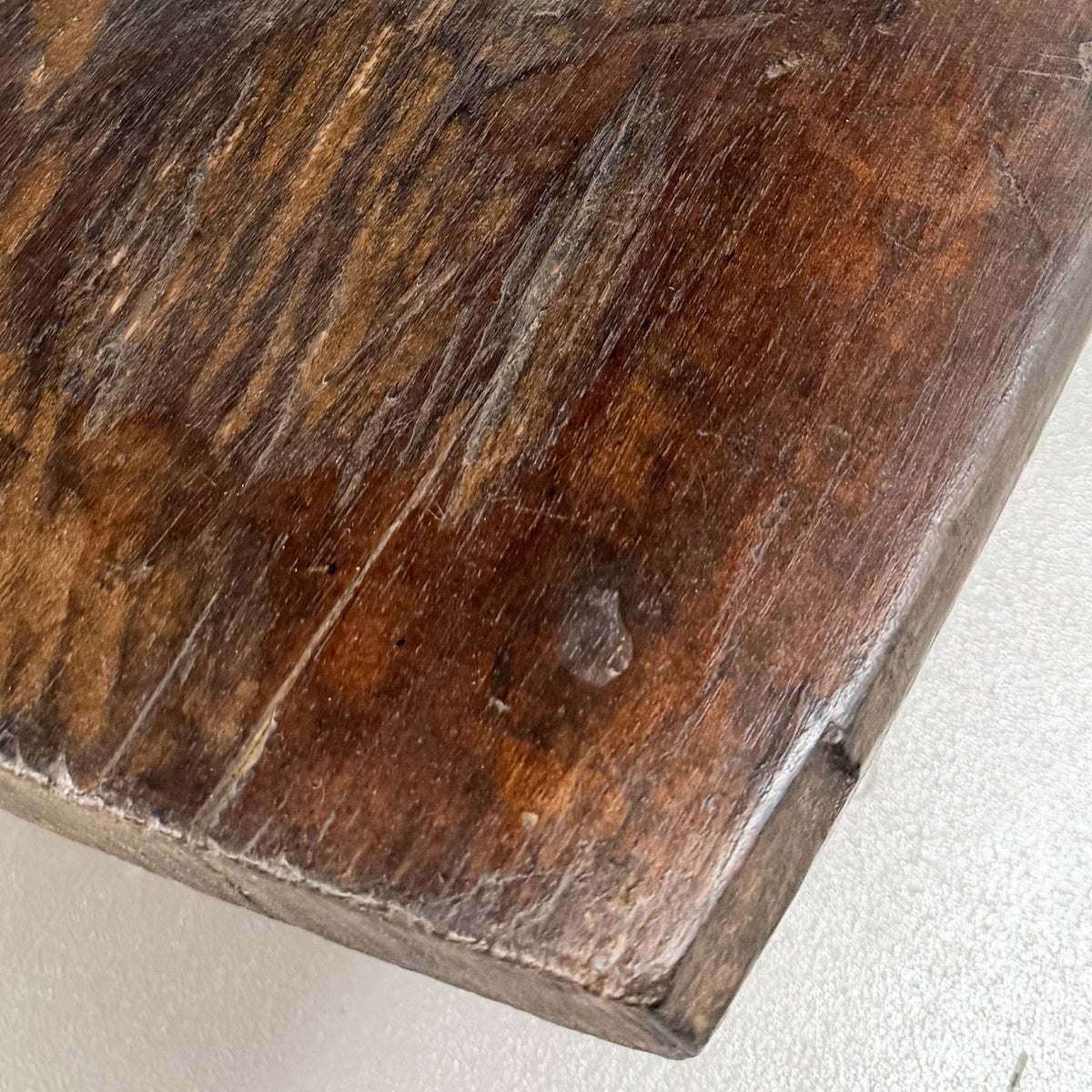 Naga Table