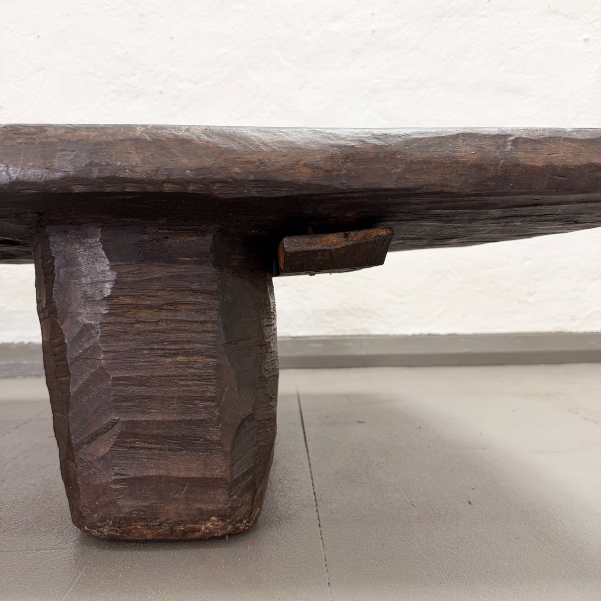 Naga Table