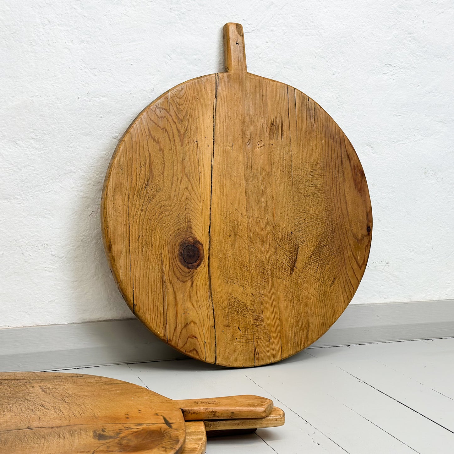Large Round Waxed Vintage Chopping Board
