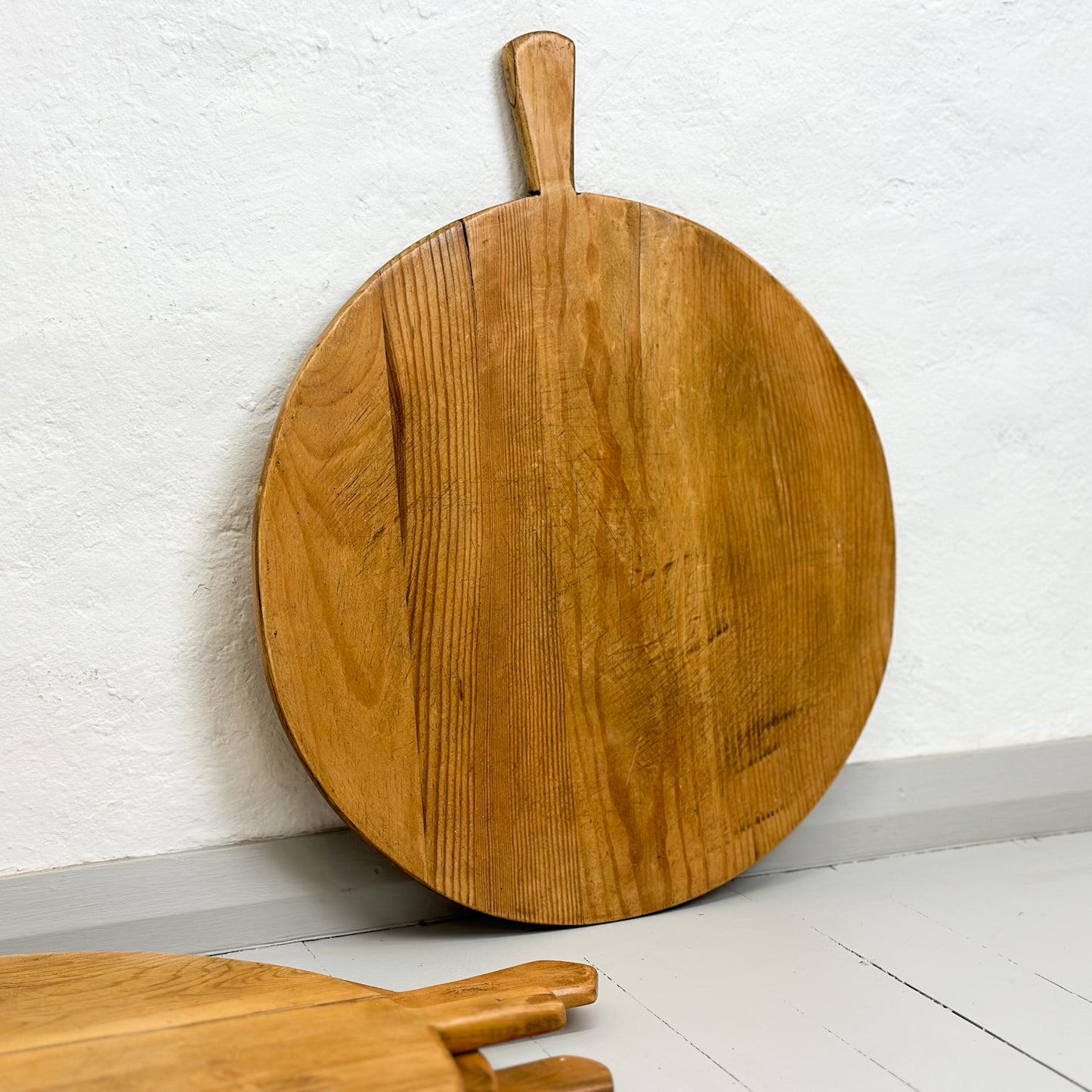 Large Round Waxed Vintage Chopping Board