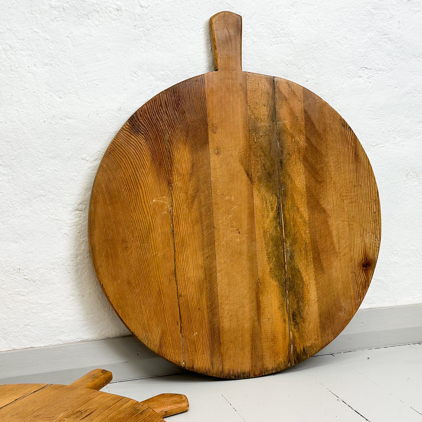 Large Round Waxed Vintage Chopping Board