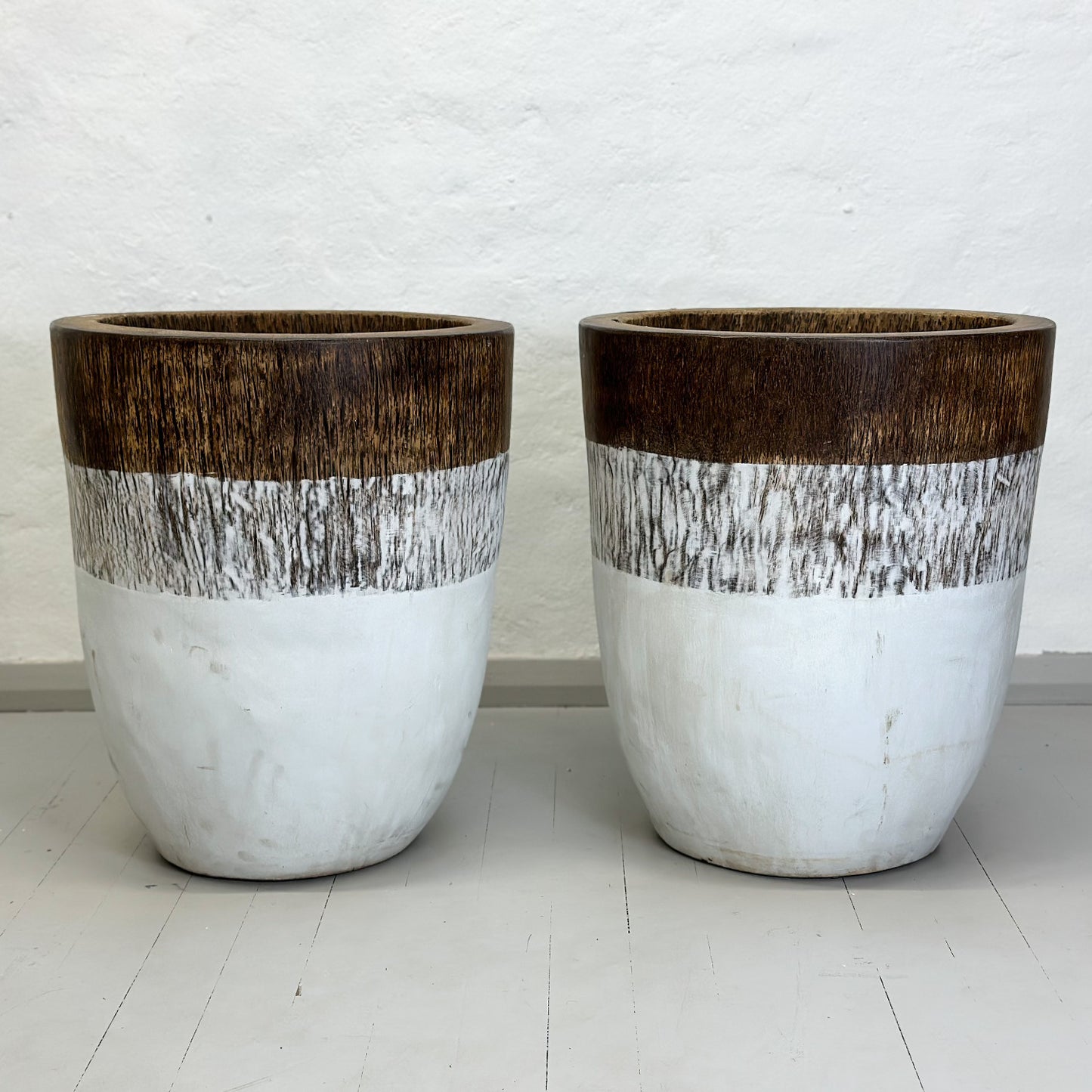 Carved Palm Pot with White Stripes