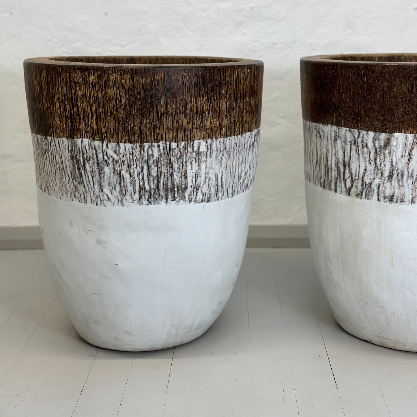 Carved Palm Pot with White Stripes
