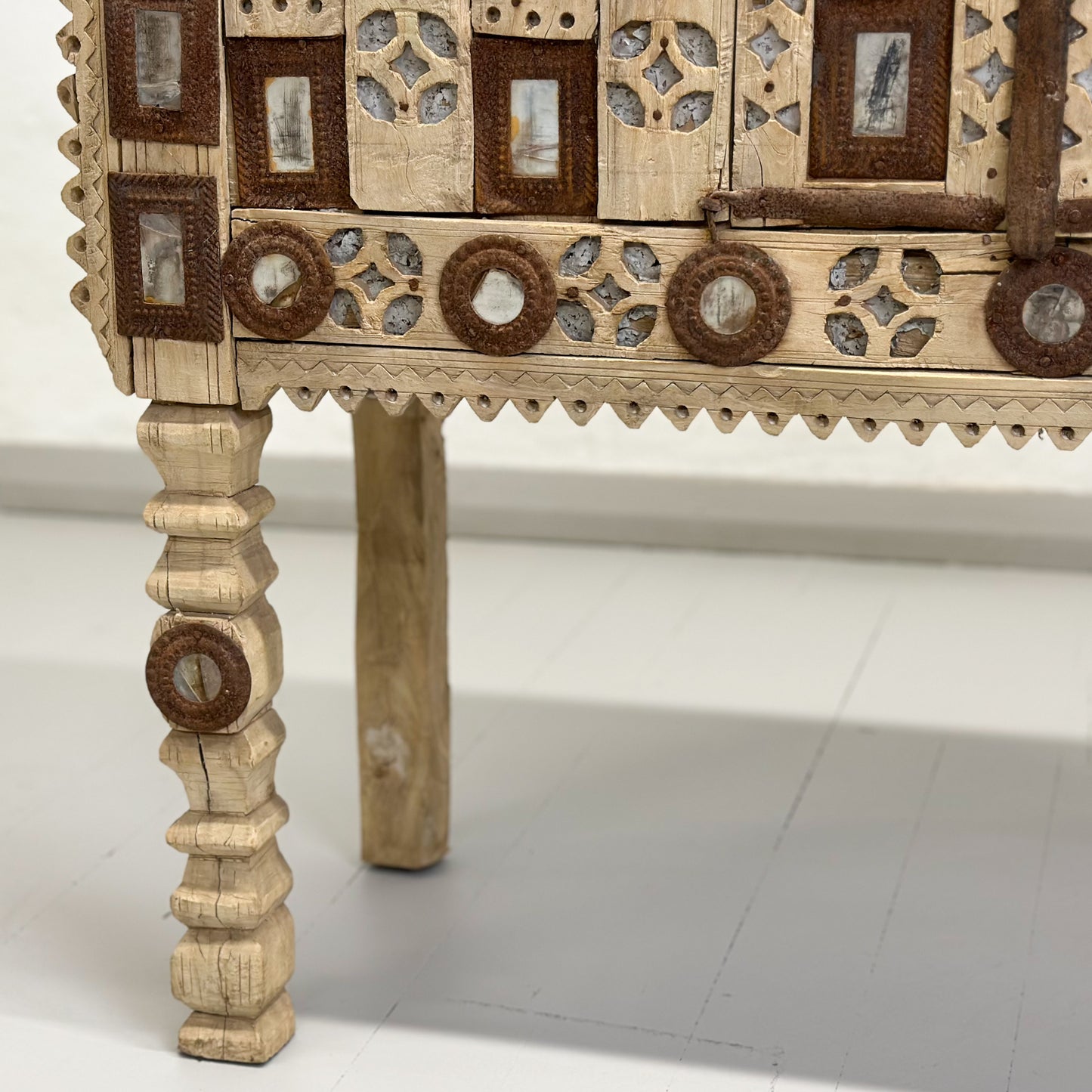 Vintage-Bleached-Indian-Damchiya-Table-Chest-Embellished-India-Console