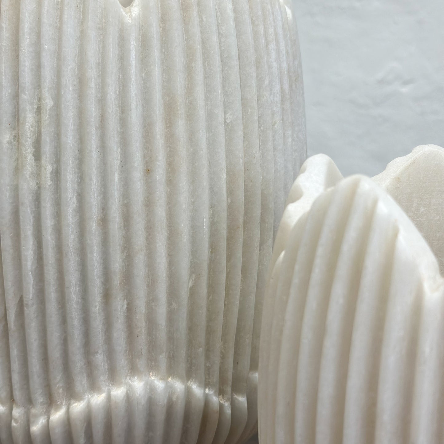 Fluted-White-solid-Marble-Lotus-Fluted-Flower-Vase-India-Indian
