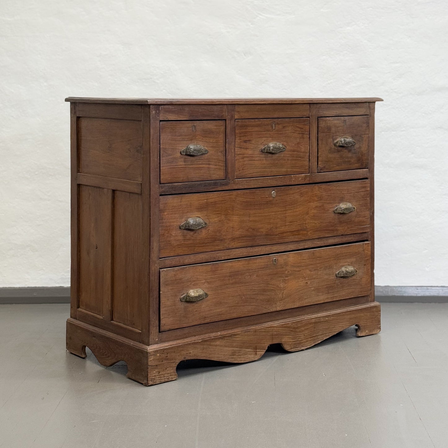 Vintage 5 Drawer Colonial Chest
