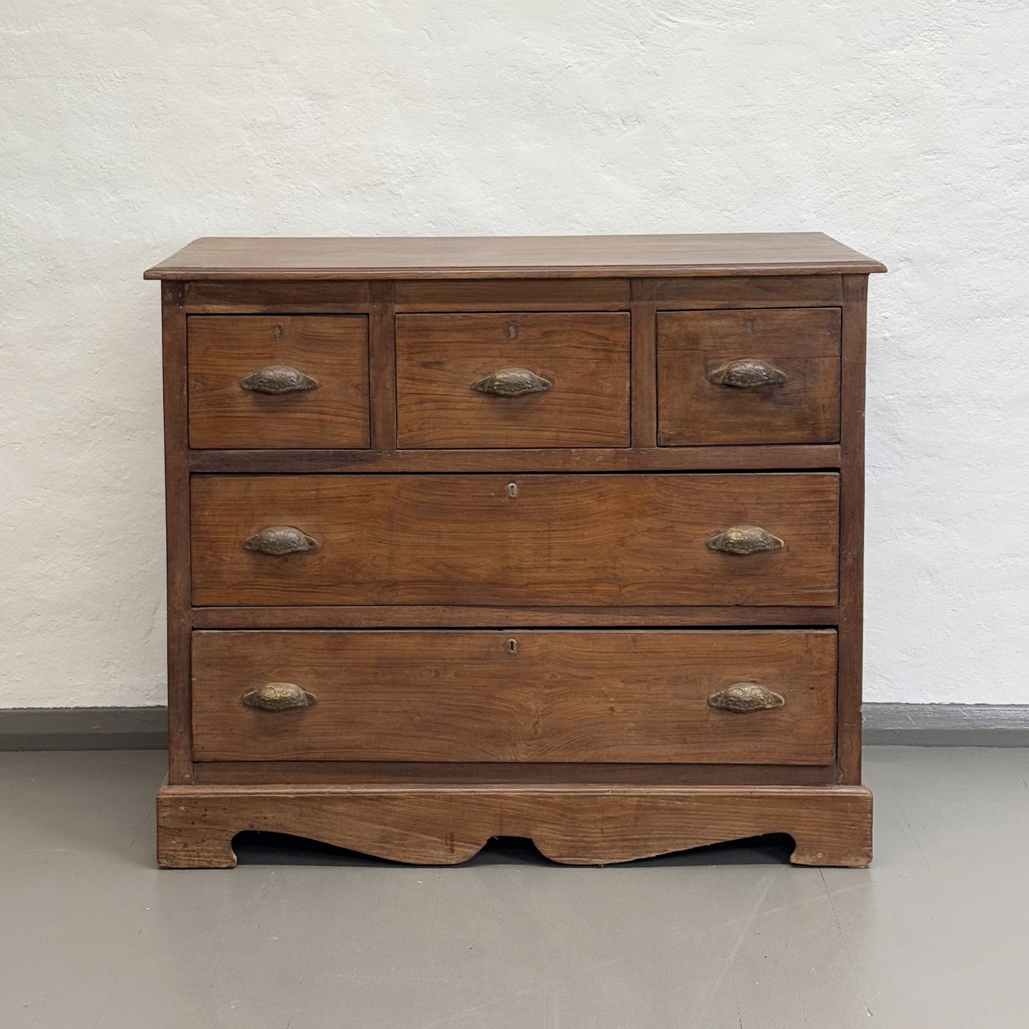 Vintage 5 Drawer Colonial Chest
