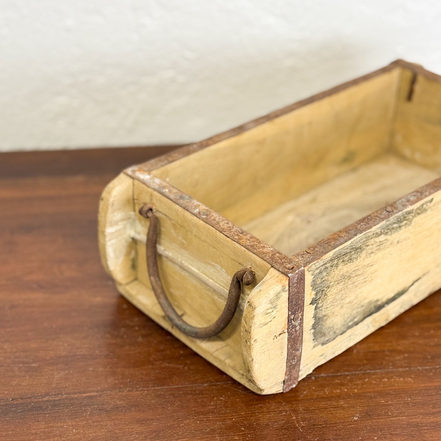 Bleached Brick Mould