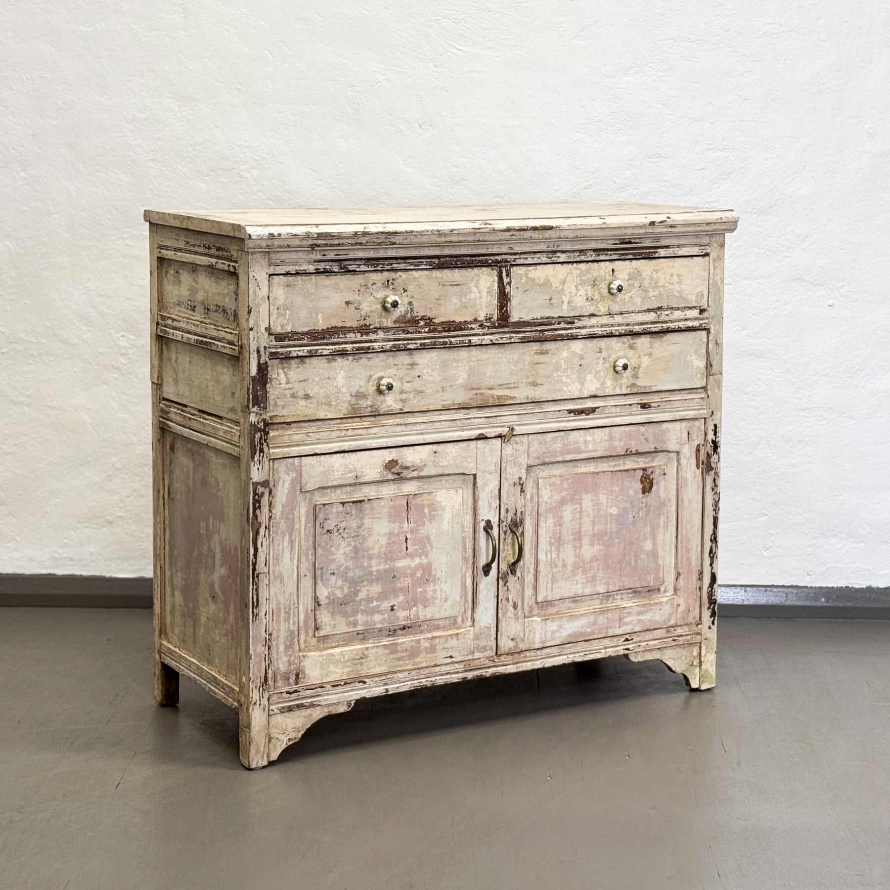 Distressed Cabinet with Drawers