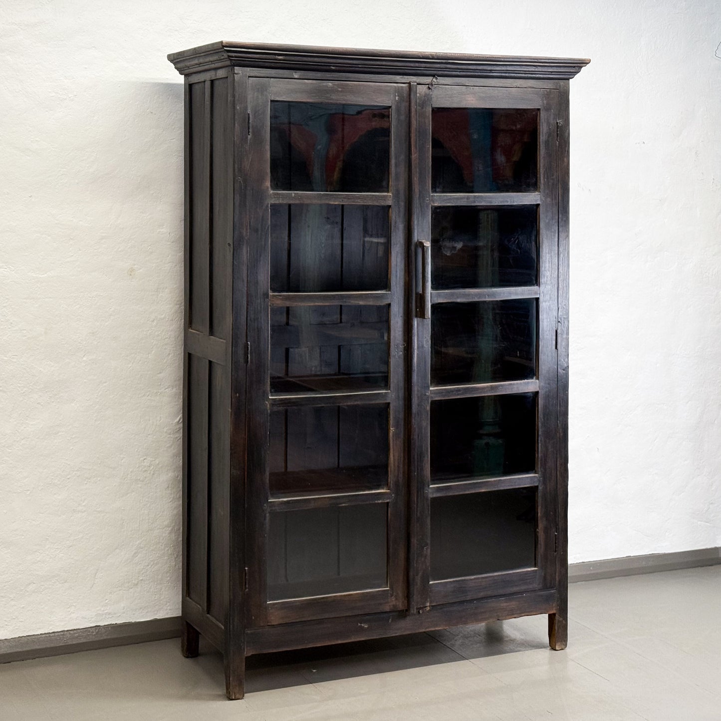 Simple Almirah with Glass I
