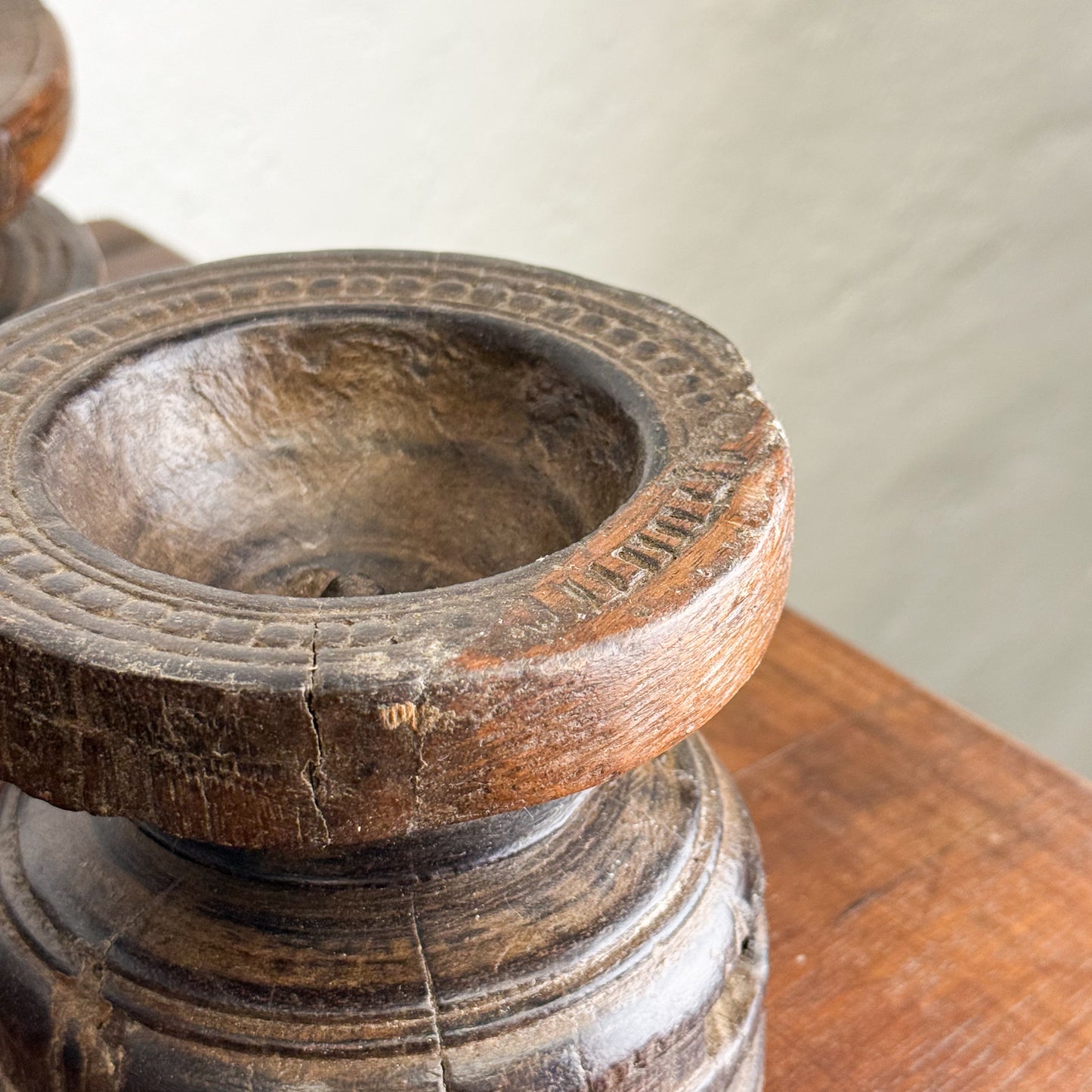 Round Seeder Candle Stand