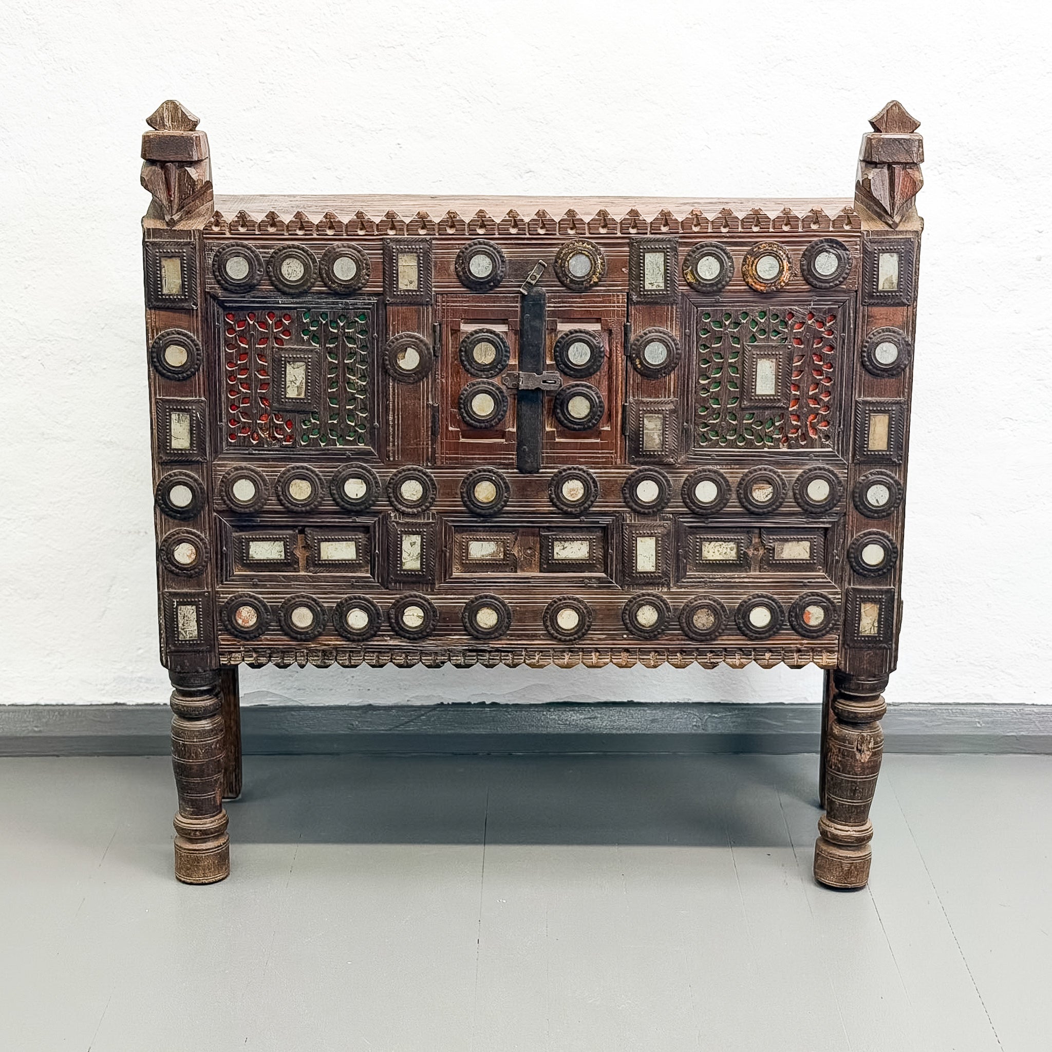 Damchiya Cabinet