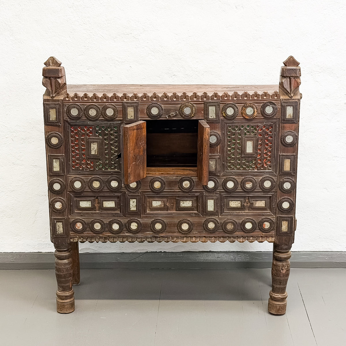 Damchiya Cabinet