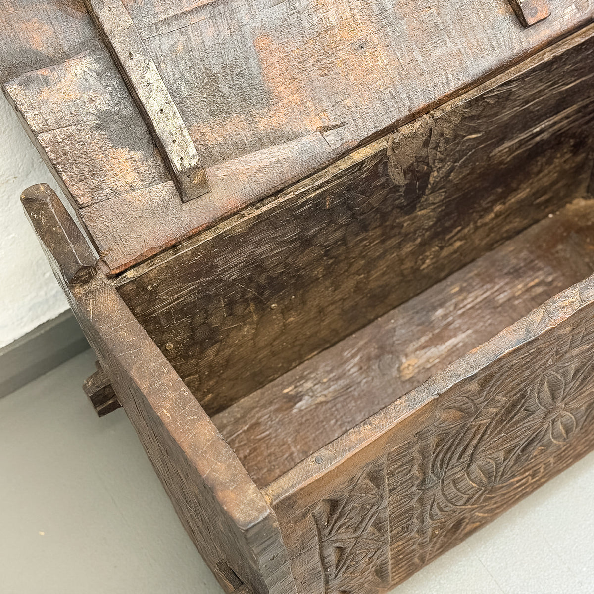 Naga Box