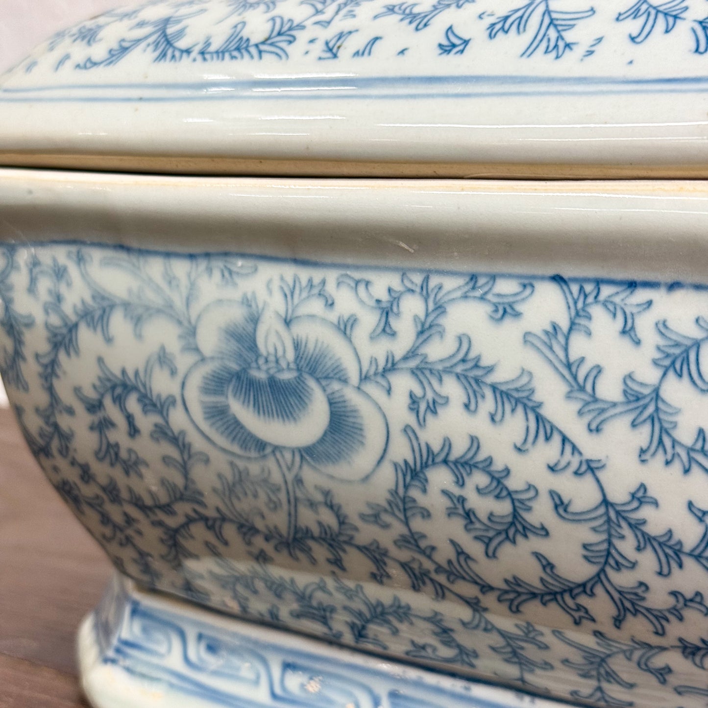 Sweet Pea Porcelain Food Container
