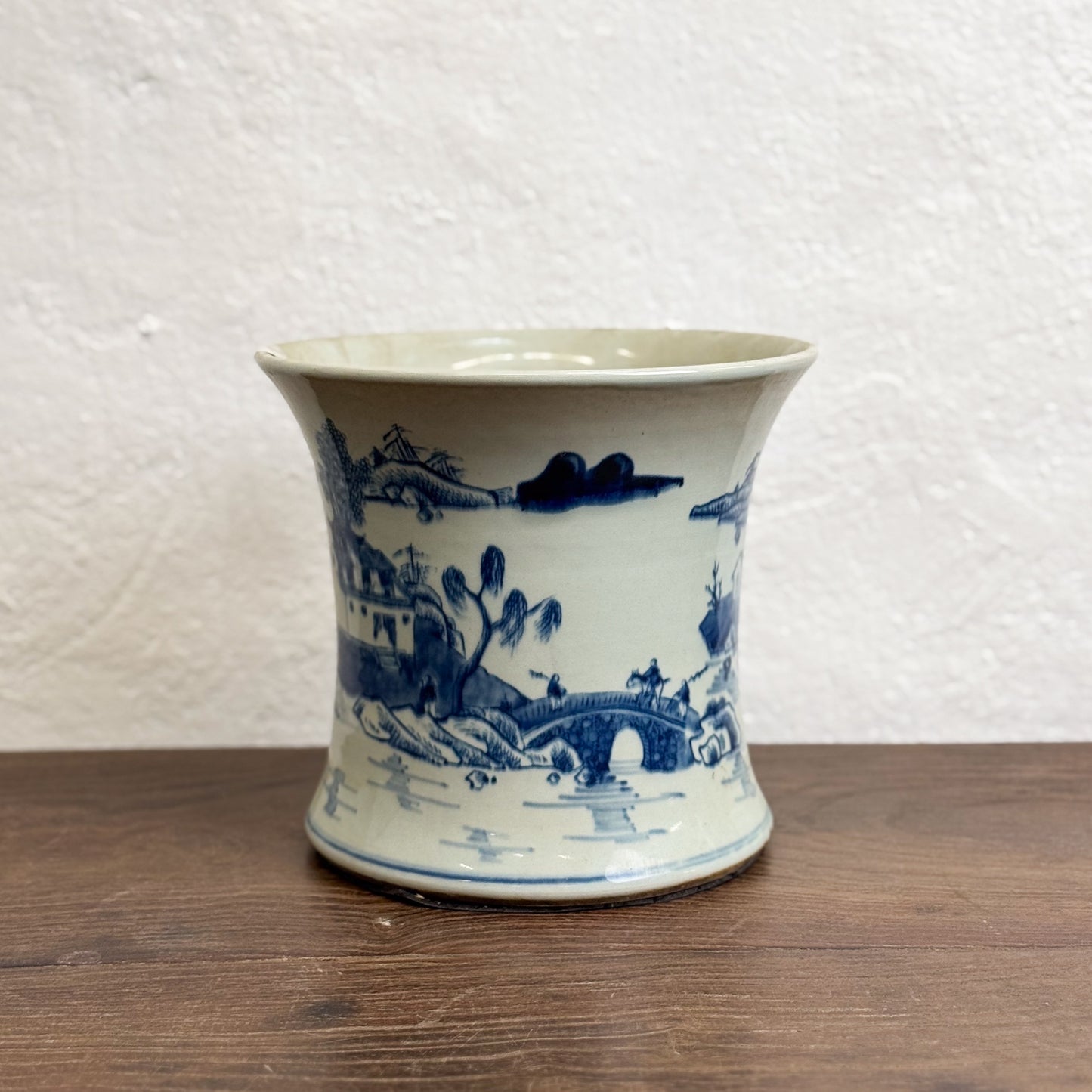 Mountain Scene Waisted Porcelain Planter