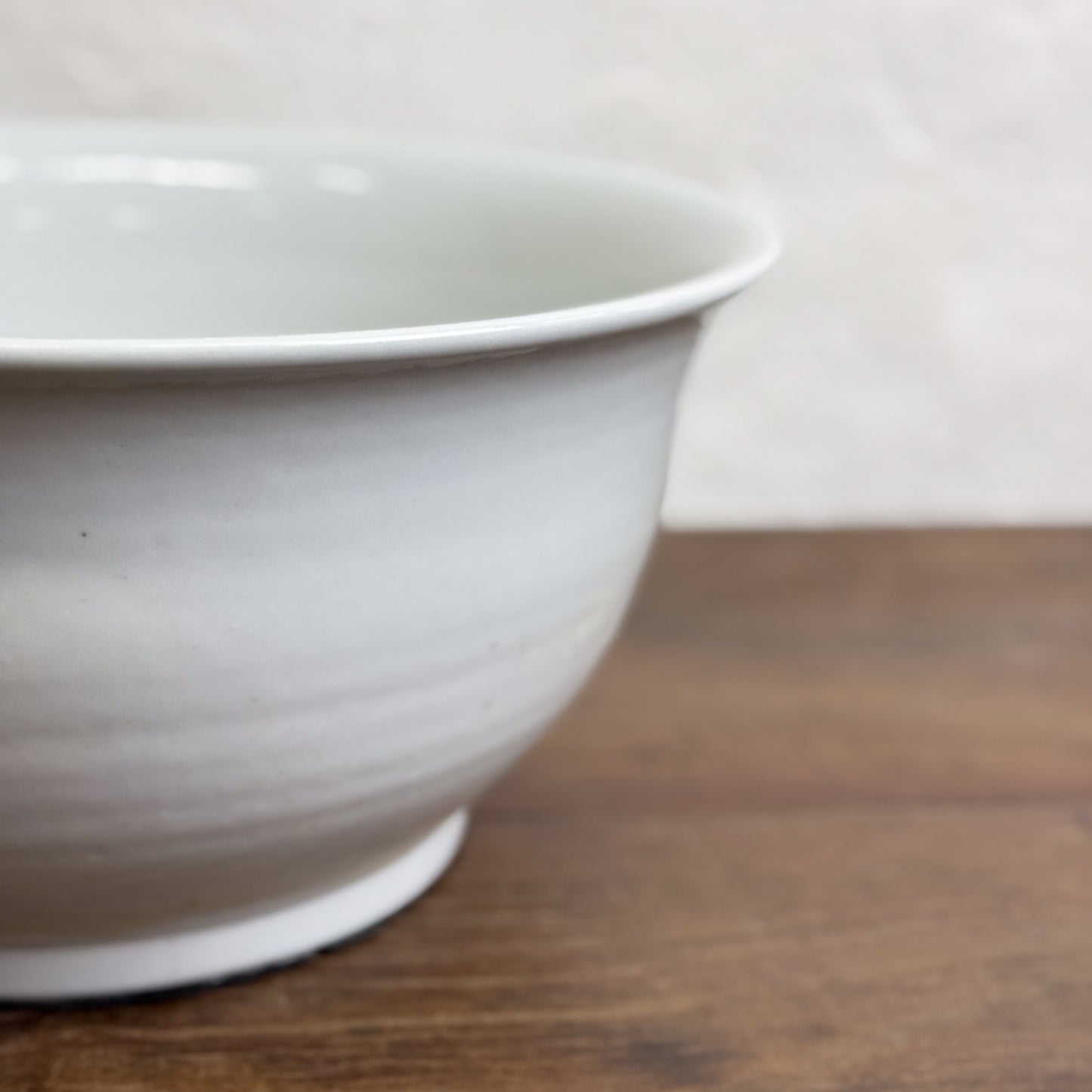 Simple Lipped White Porcelain Bowl