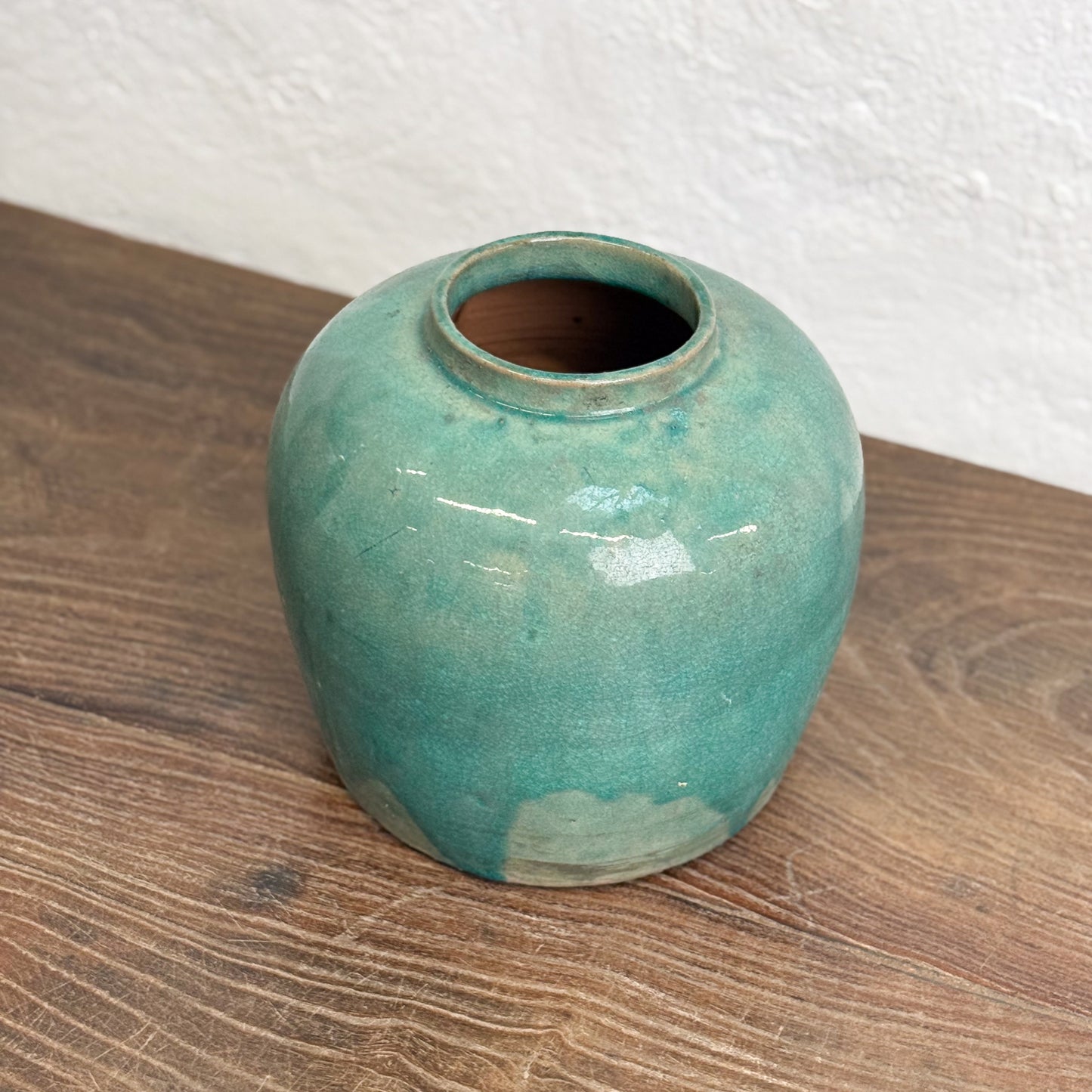 Round Simple Glazed Pot