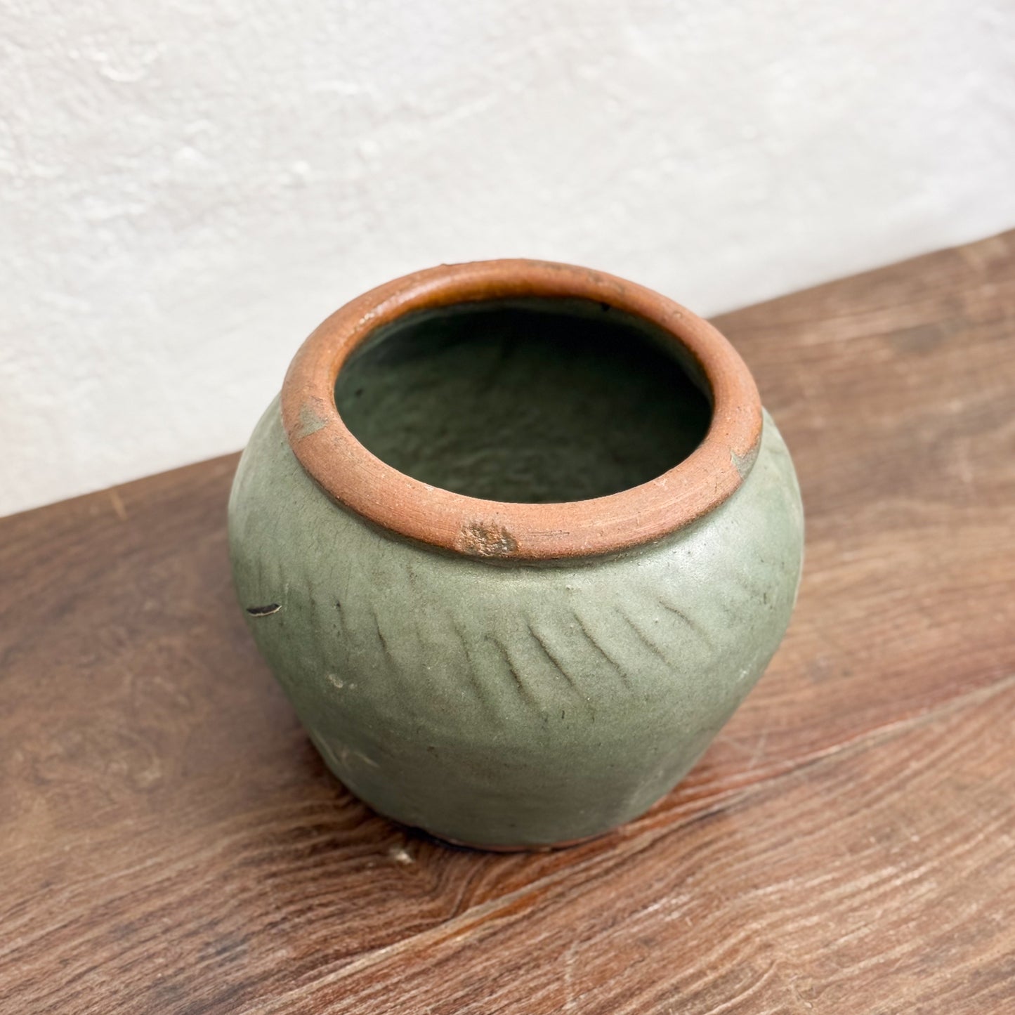 Scored Simple Planter Pot