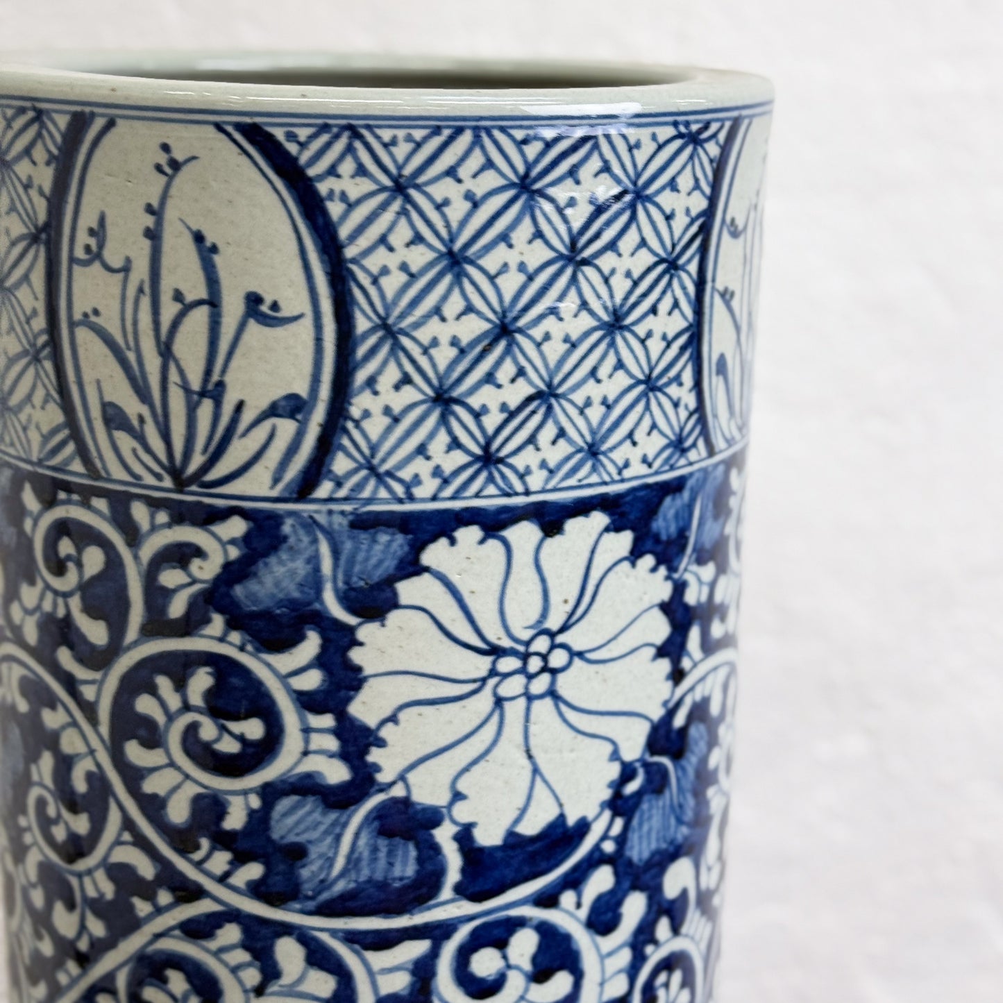 Chrysanthemum Porcelain Umbrella Stand