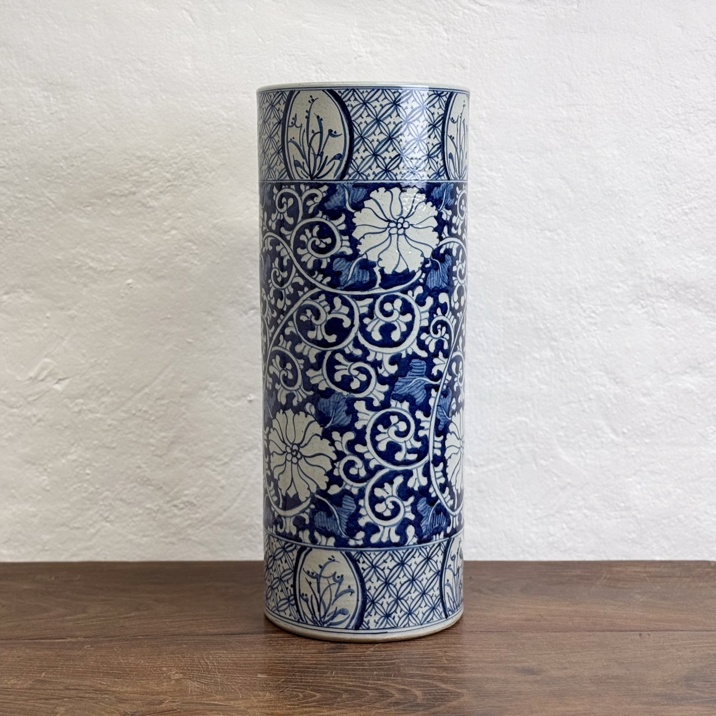 Chrysanthemum Porcelain Umbrella Stand