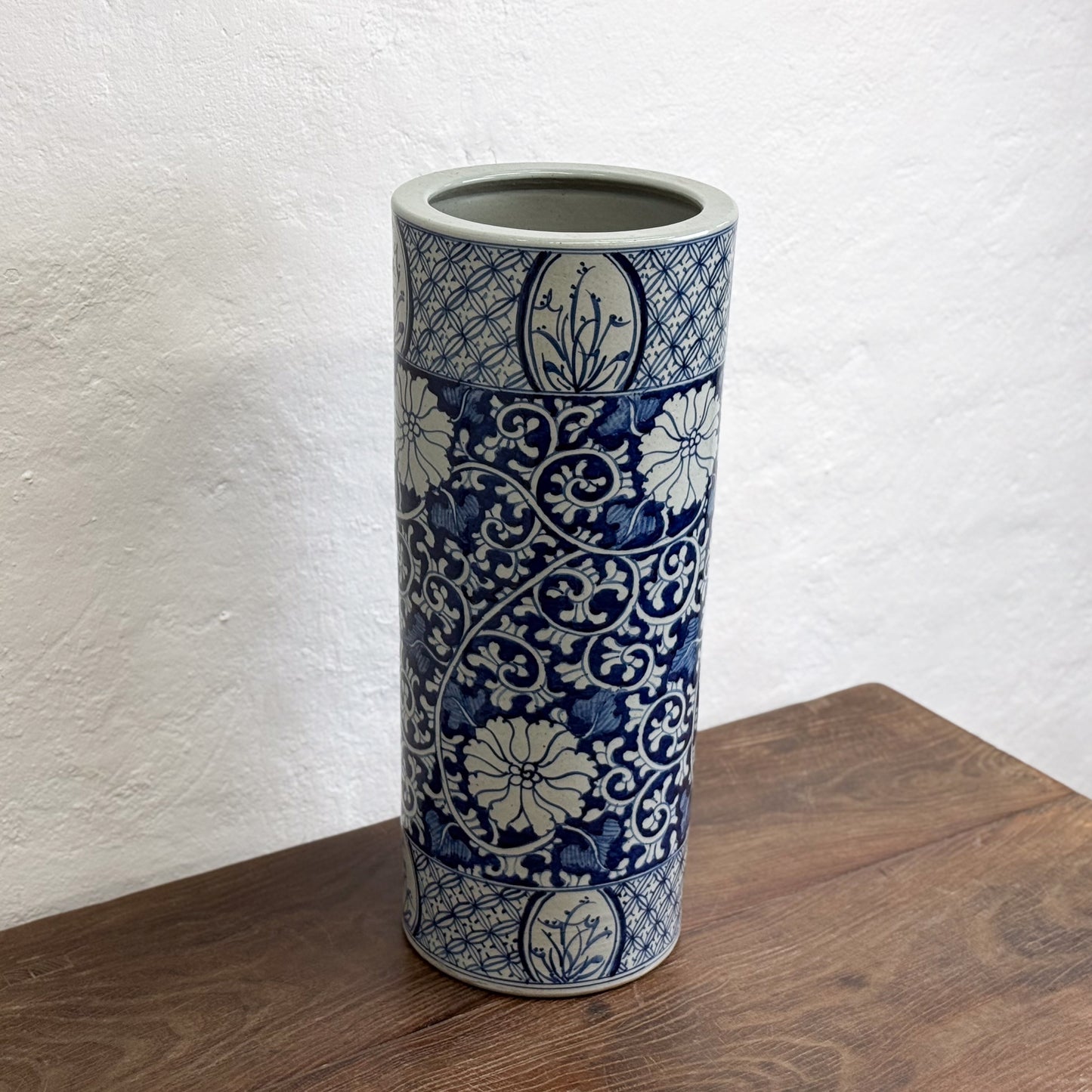 Chrysanthemum Porcelain Umbrella Stand