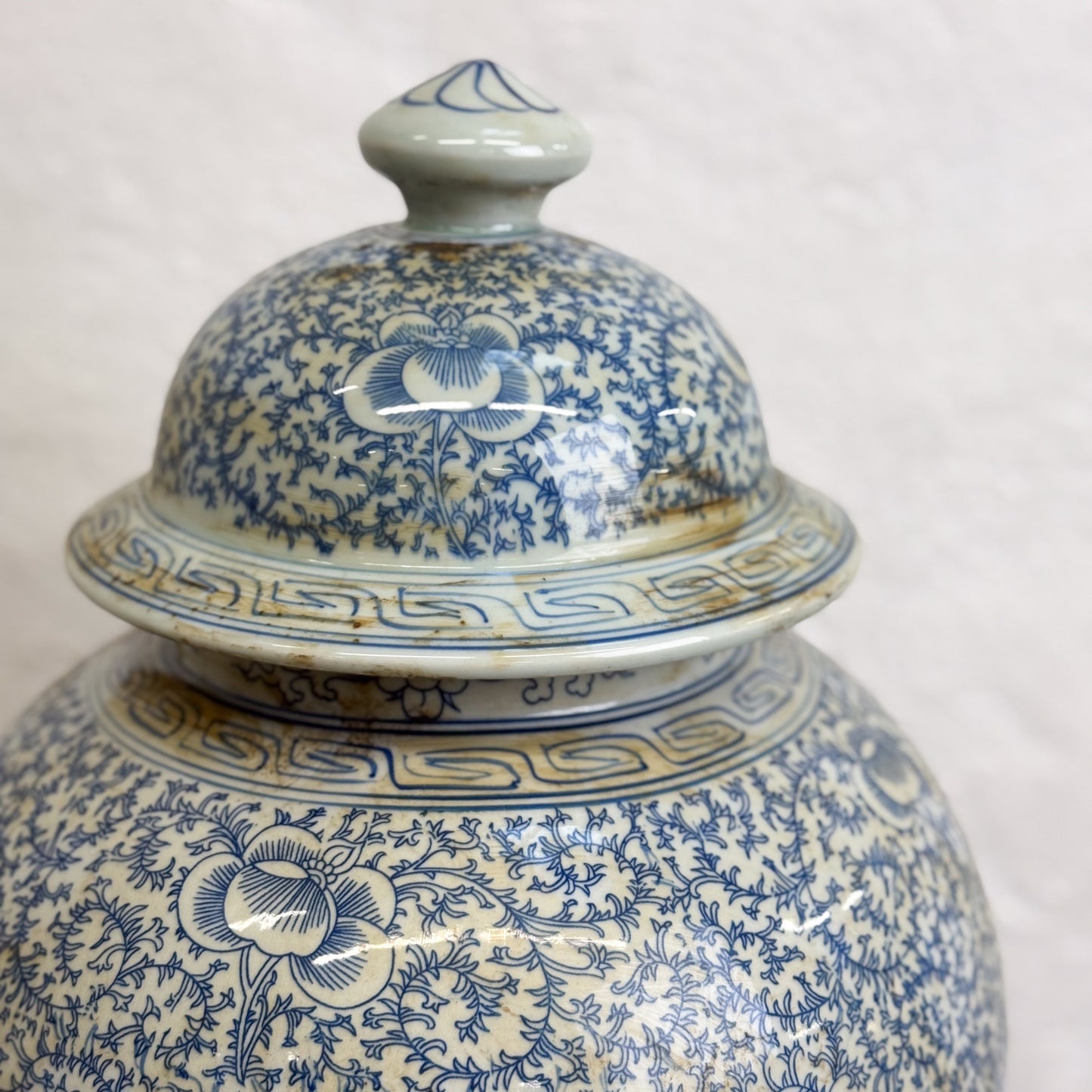 Sweet Pea Vine Porcelain Temple Jar