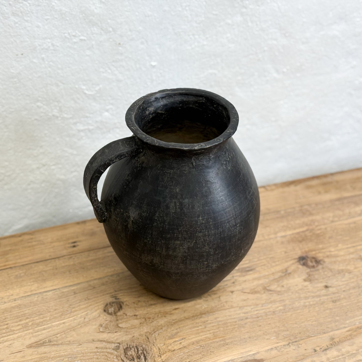 Unglazed Single Handle Pot