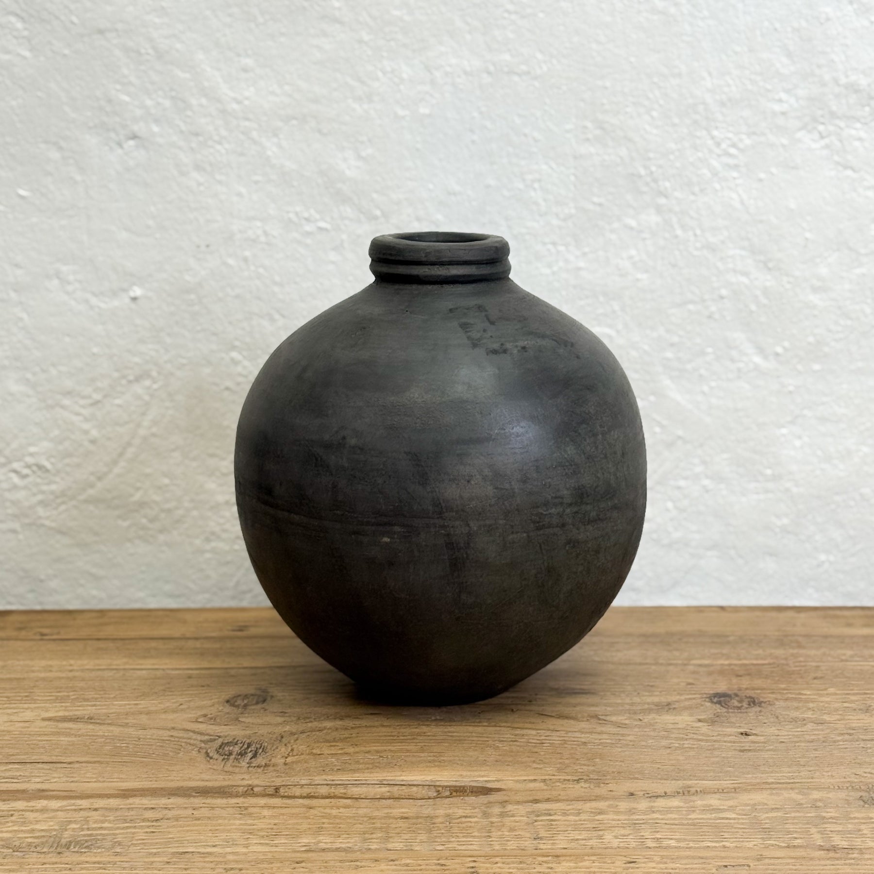 Unglazed Donut Neck Moon Pot