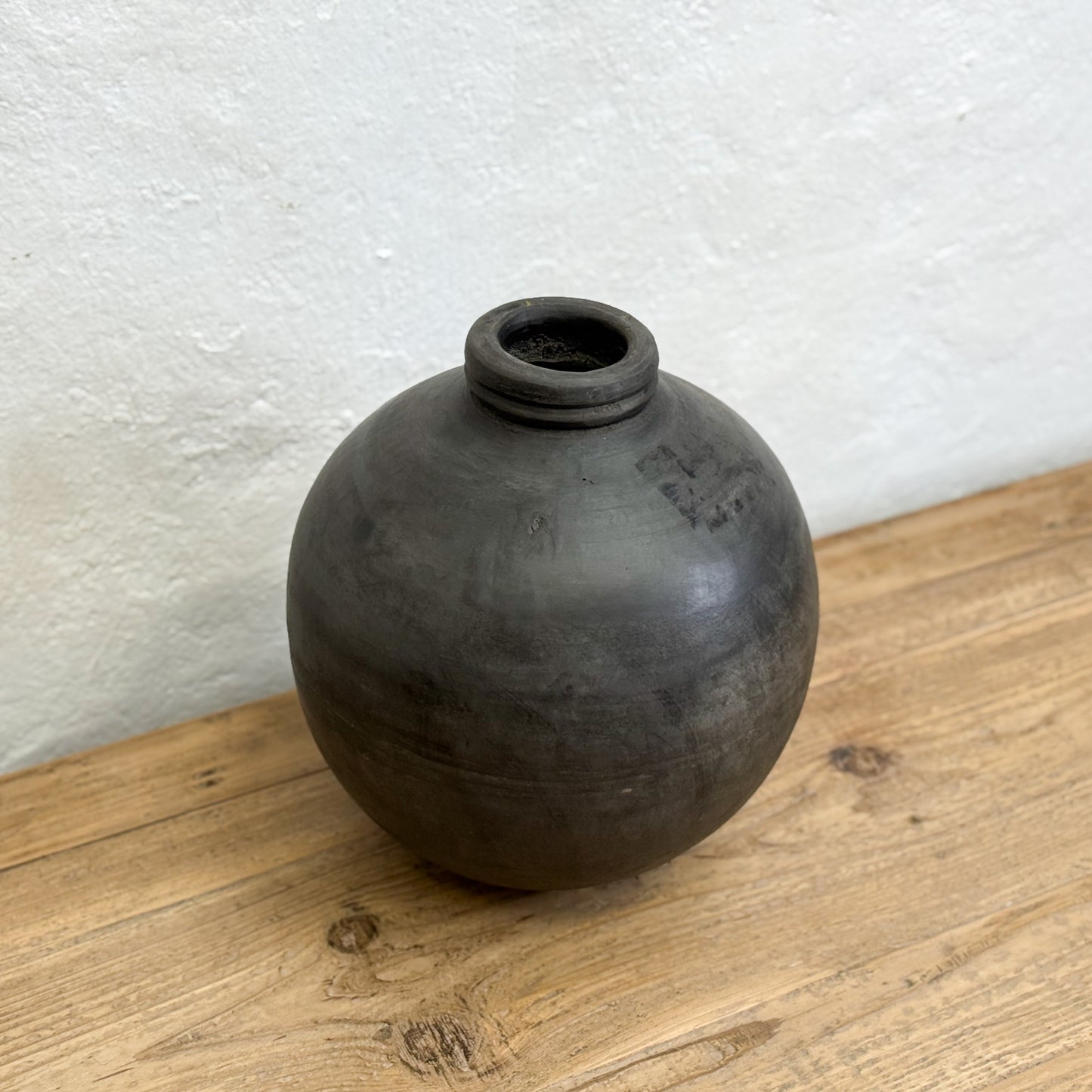 Unglazed Donut Neck Moon Pot