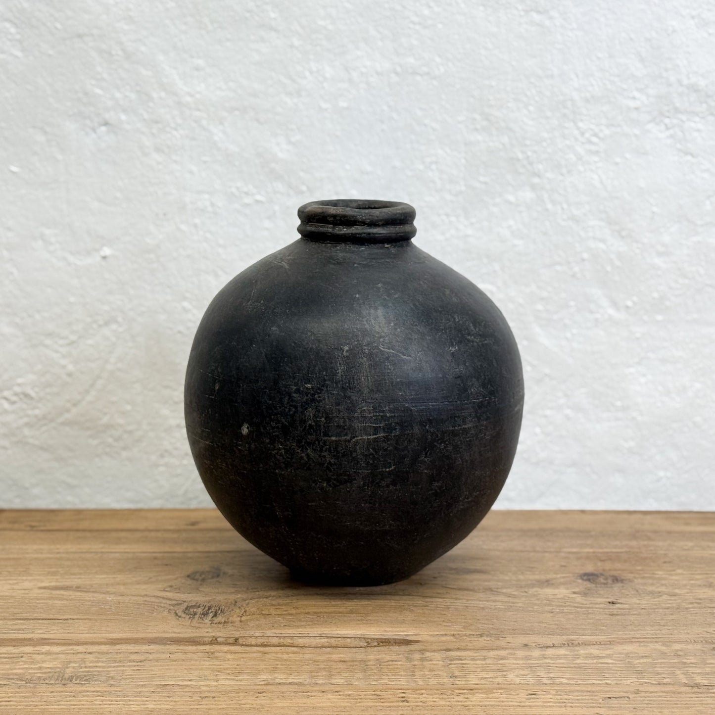 Unglazed Donut Neck Moon Pot